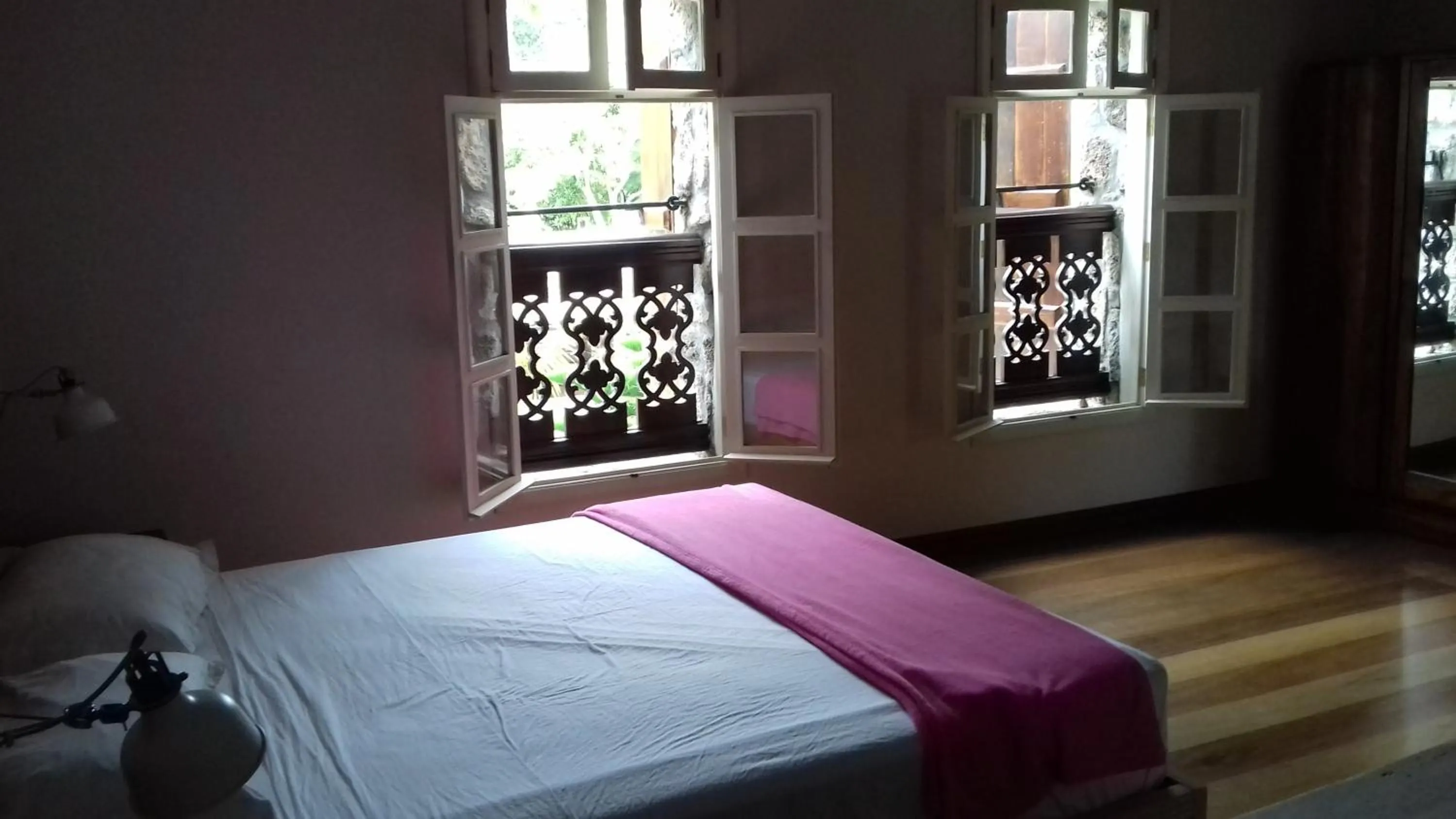 Bed in La grange de G.