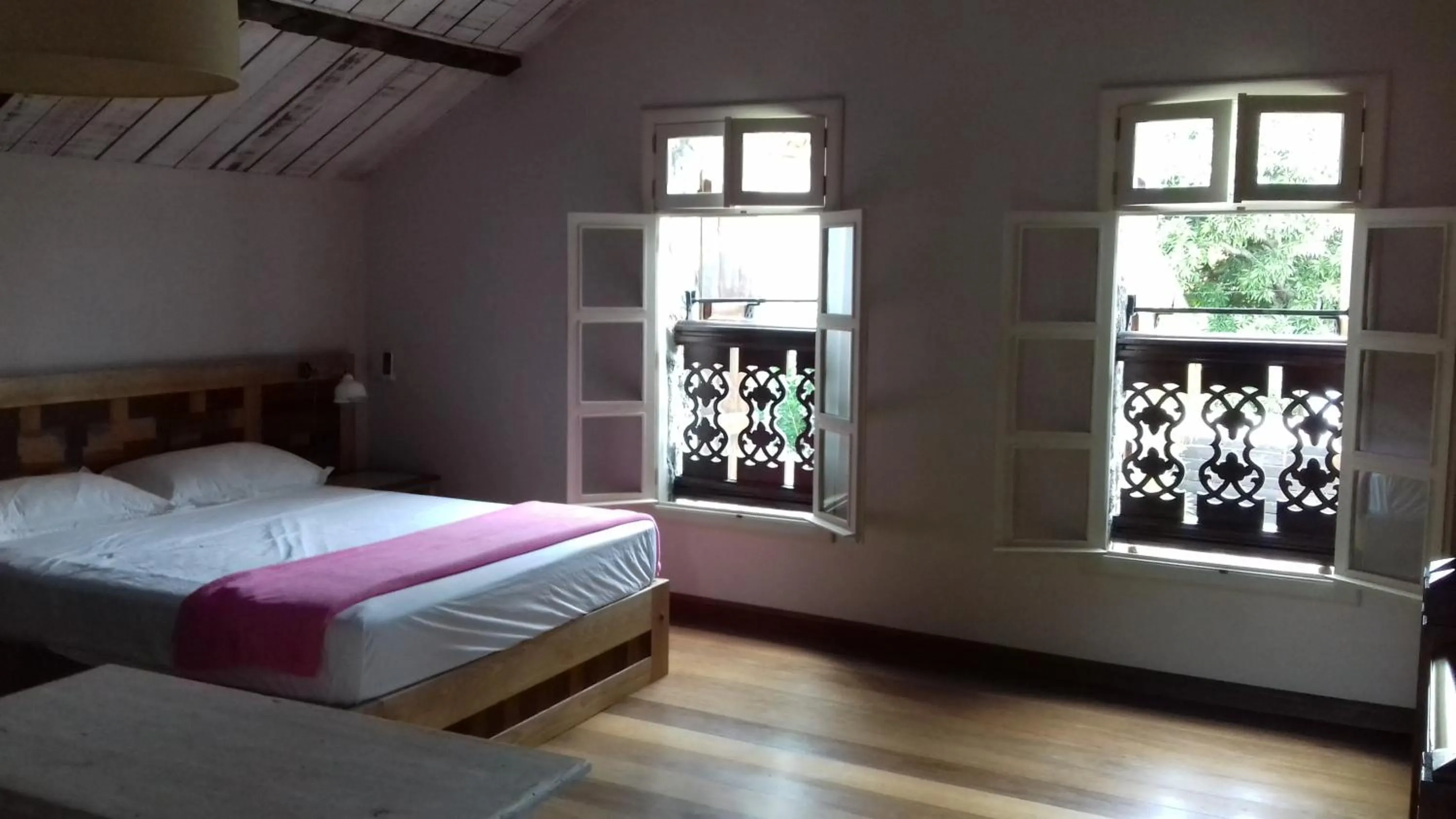 Bedroom, Bed in La grange de G.