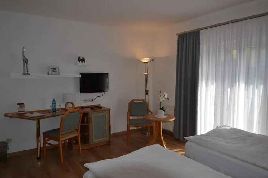 Photo of the whole room, Bed in Hotel & Restaurant Zur Linde