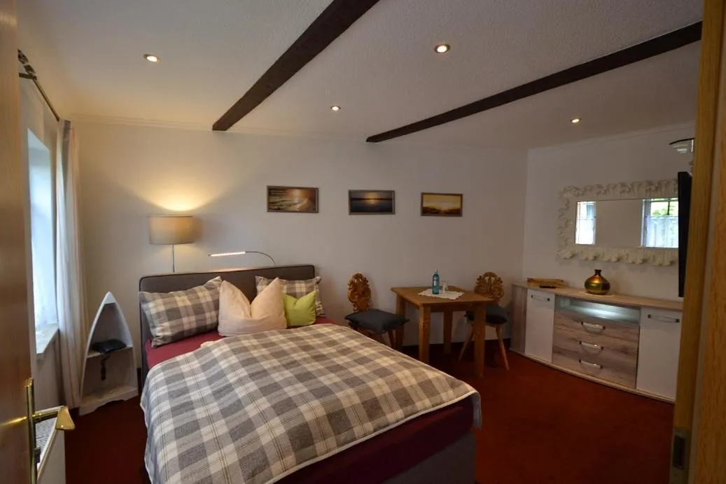 Photo of the whole room, Bed in Hotel & Restaurant Zur Linde