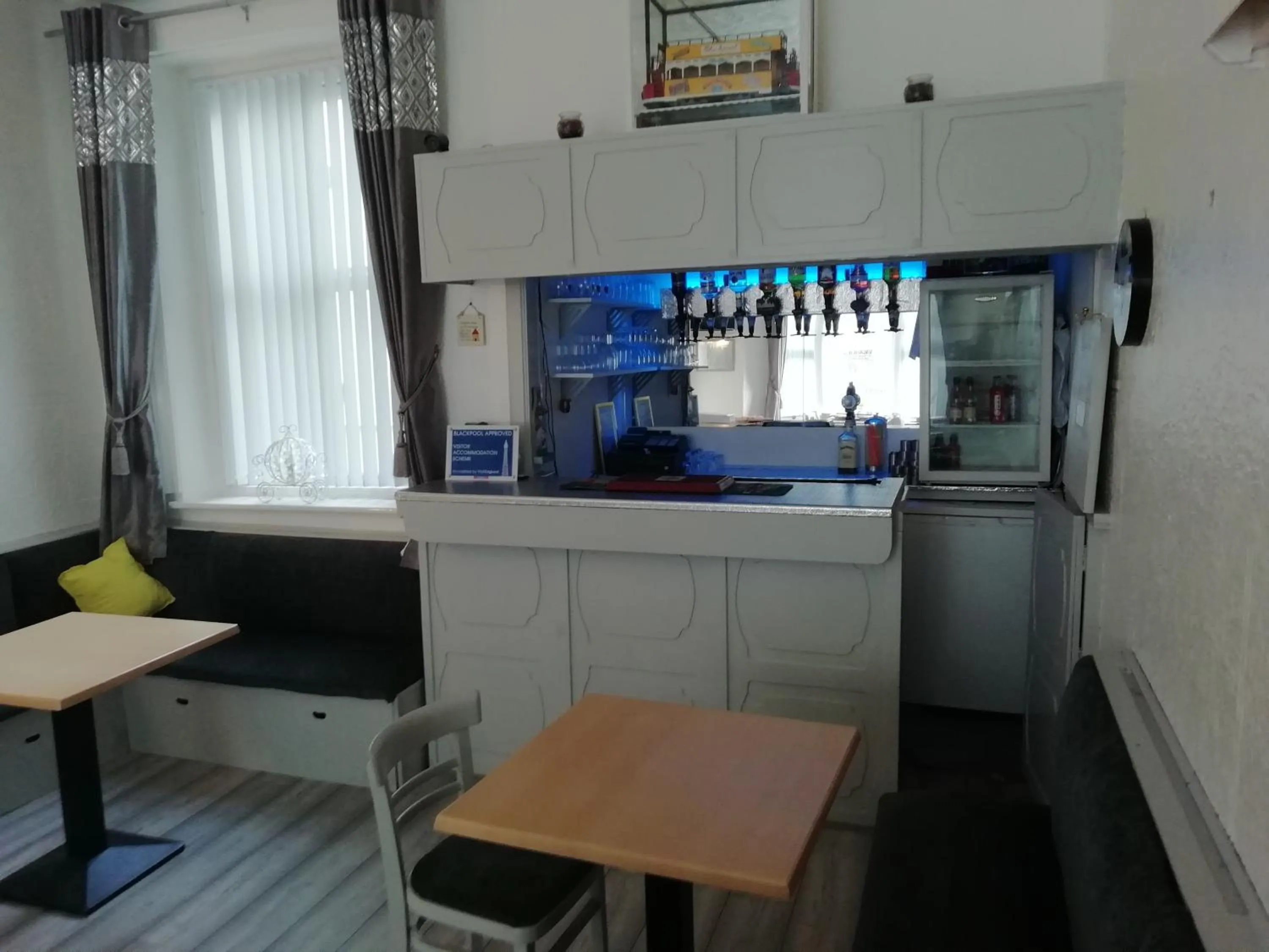 Lounge or bar in The Shining Diamond