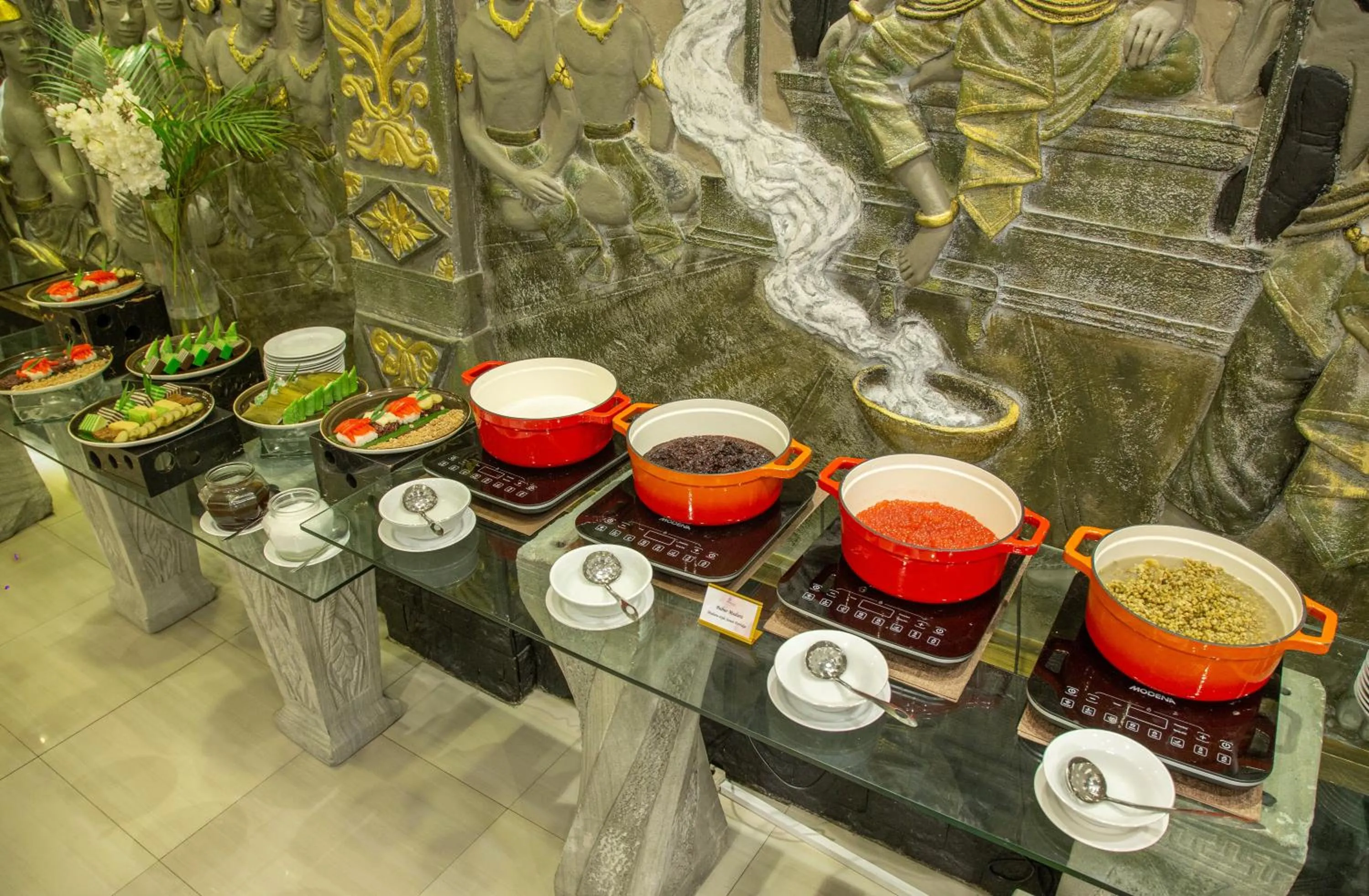 Restaurant/places to eat in Grand Inna Tunjungan Hotel Surabaya