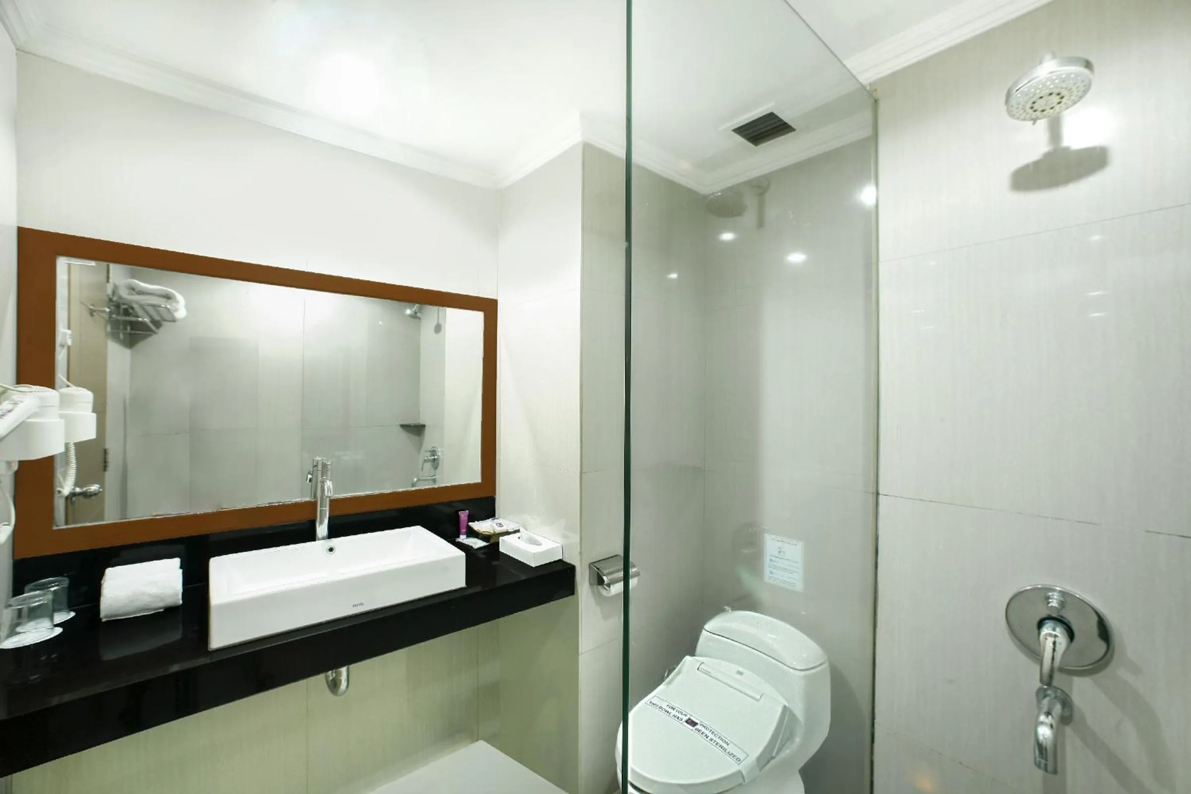 Bathroom in Grand Inna Tunjungan Hotel Surabaya