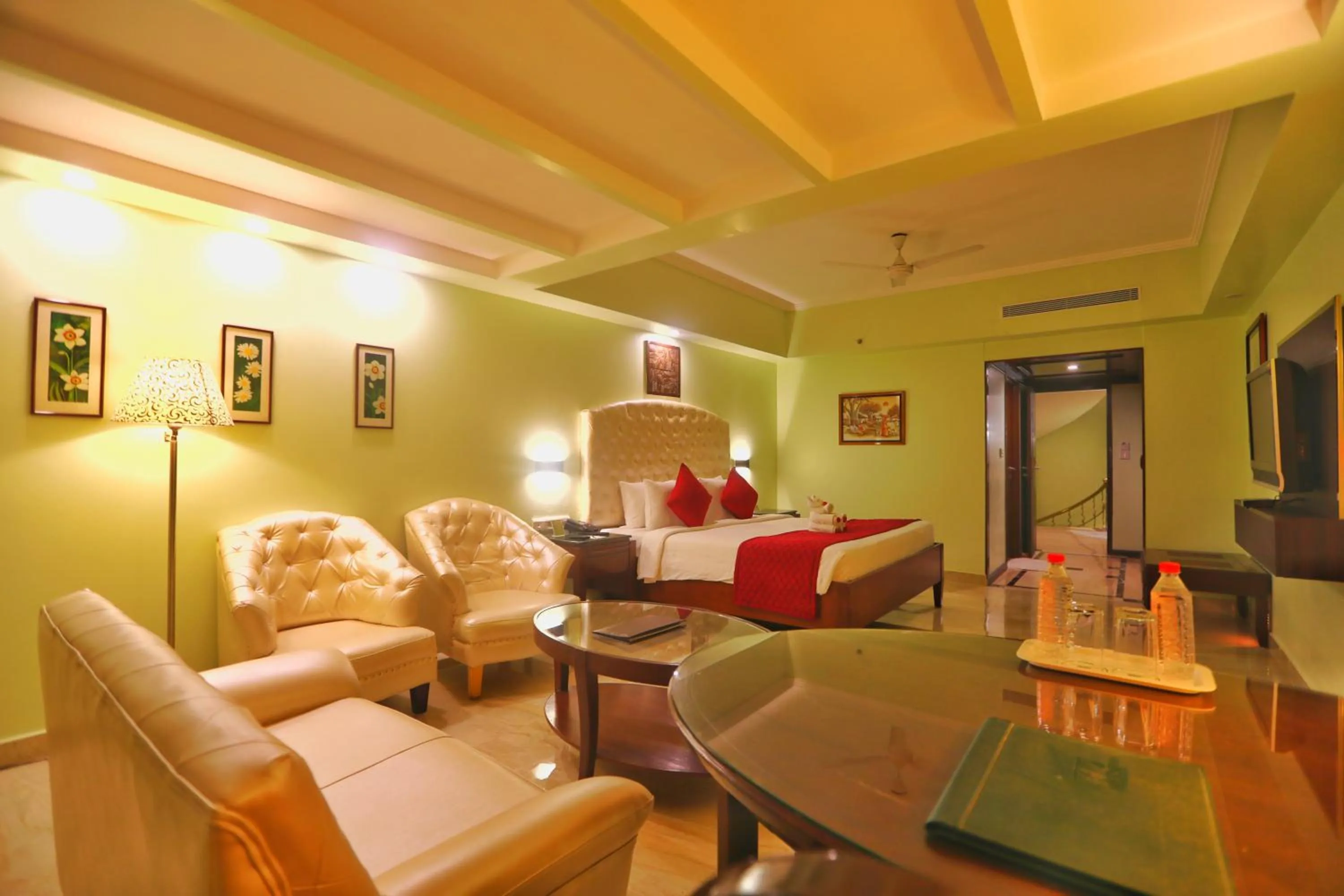 Photo of the whole room in Quality Inn Sabari