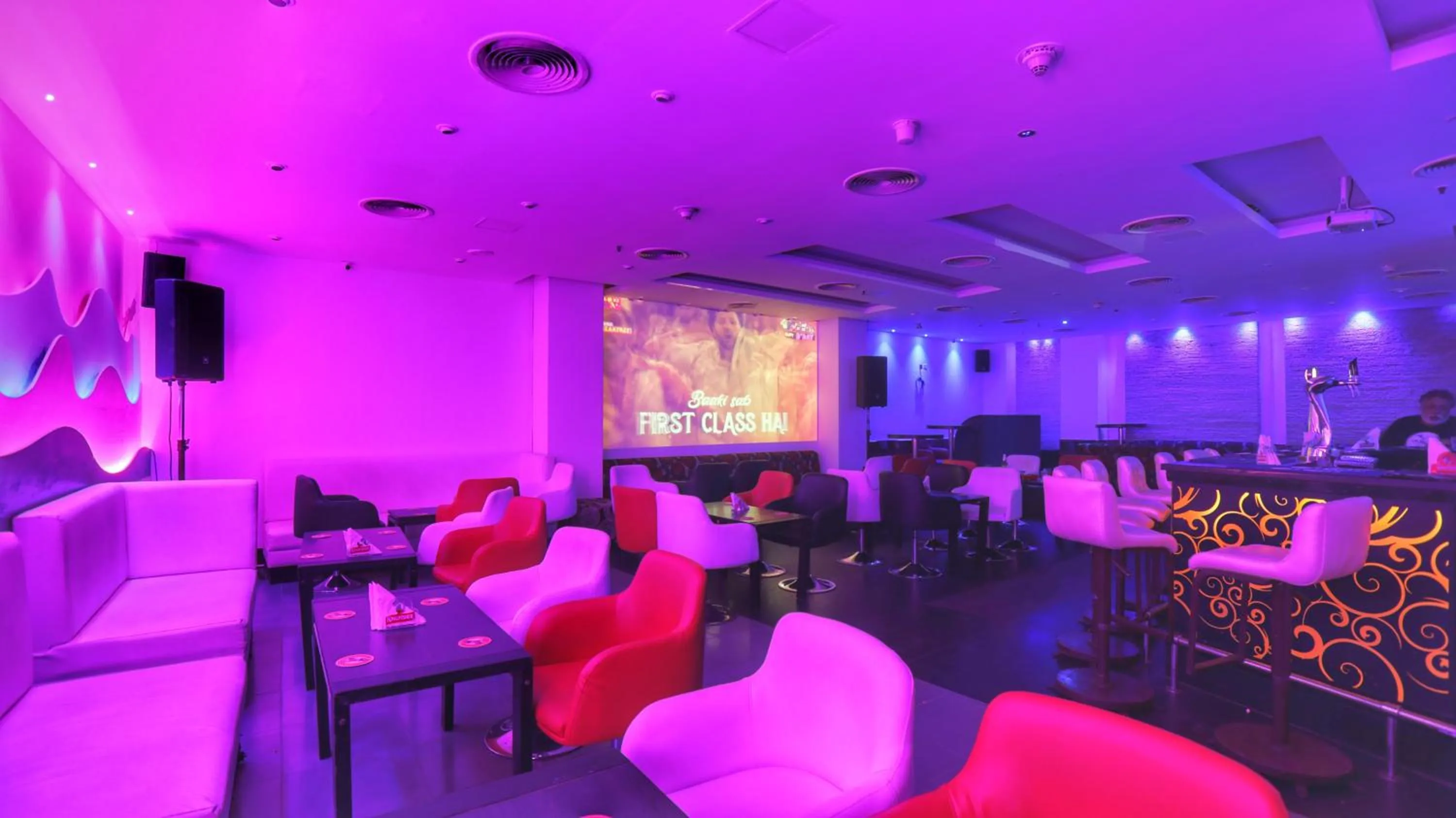 Lounge or bar in Quality Inn Sabari
