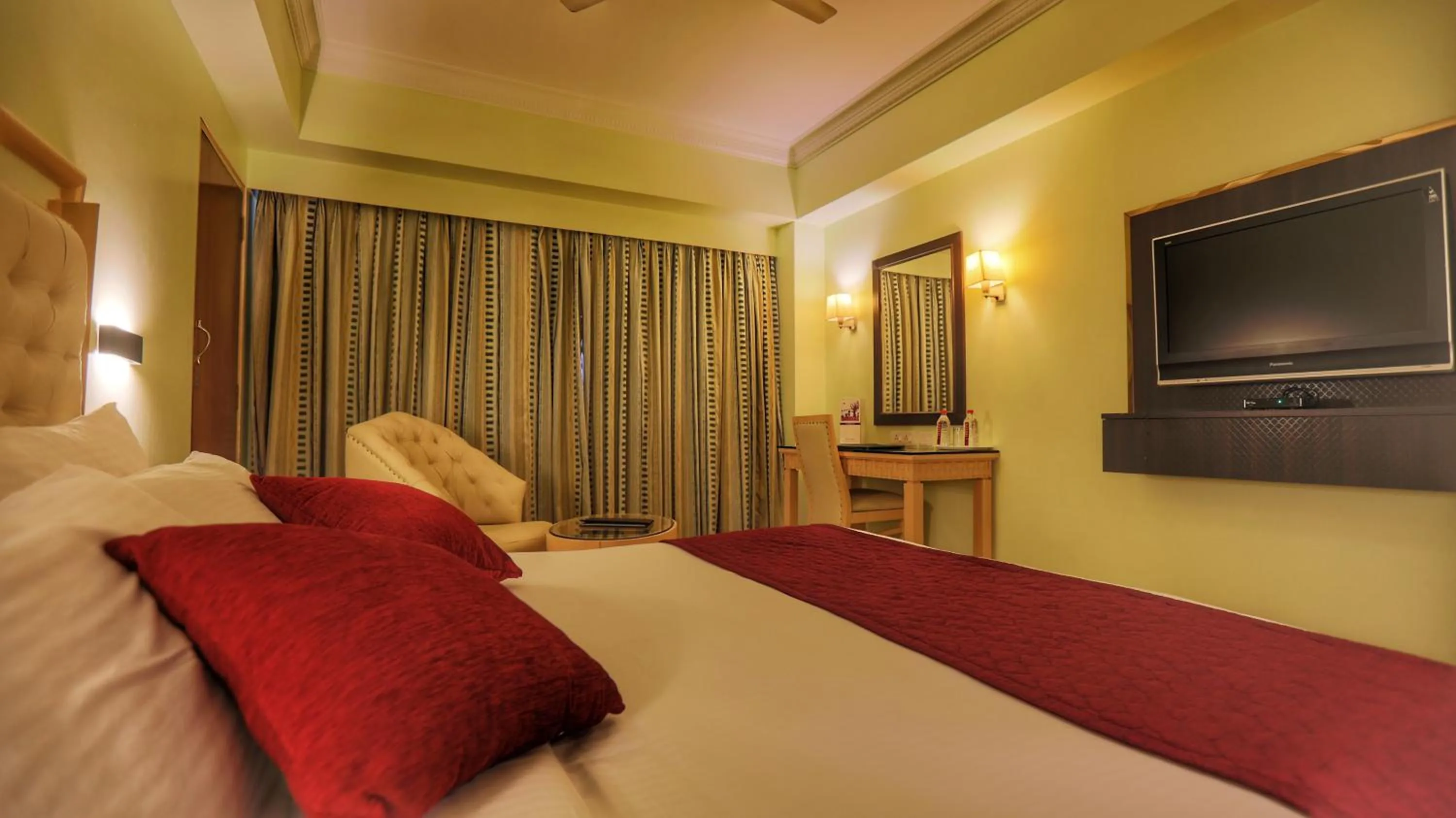 Photo of the whole room in Quality Inn Sabari