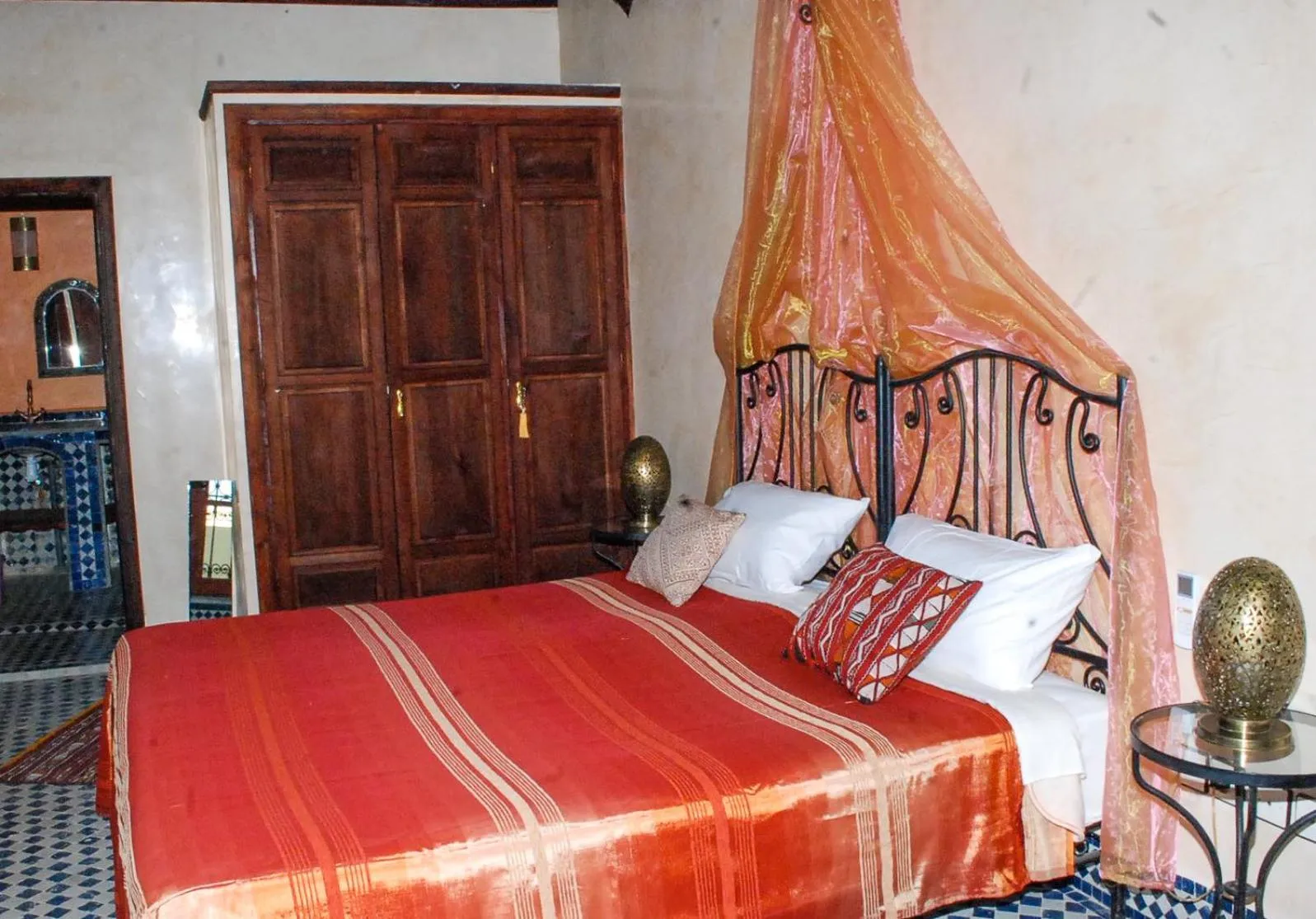 Bed in Riad Le Patio De Fes