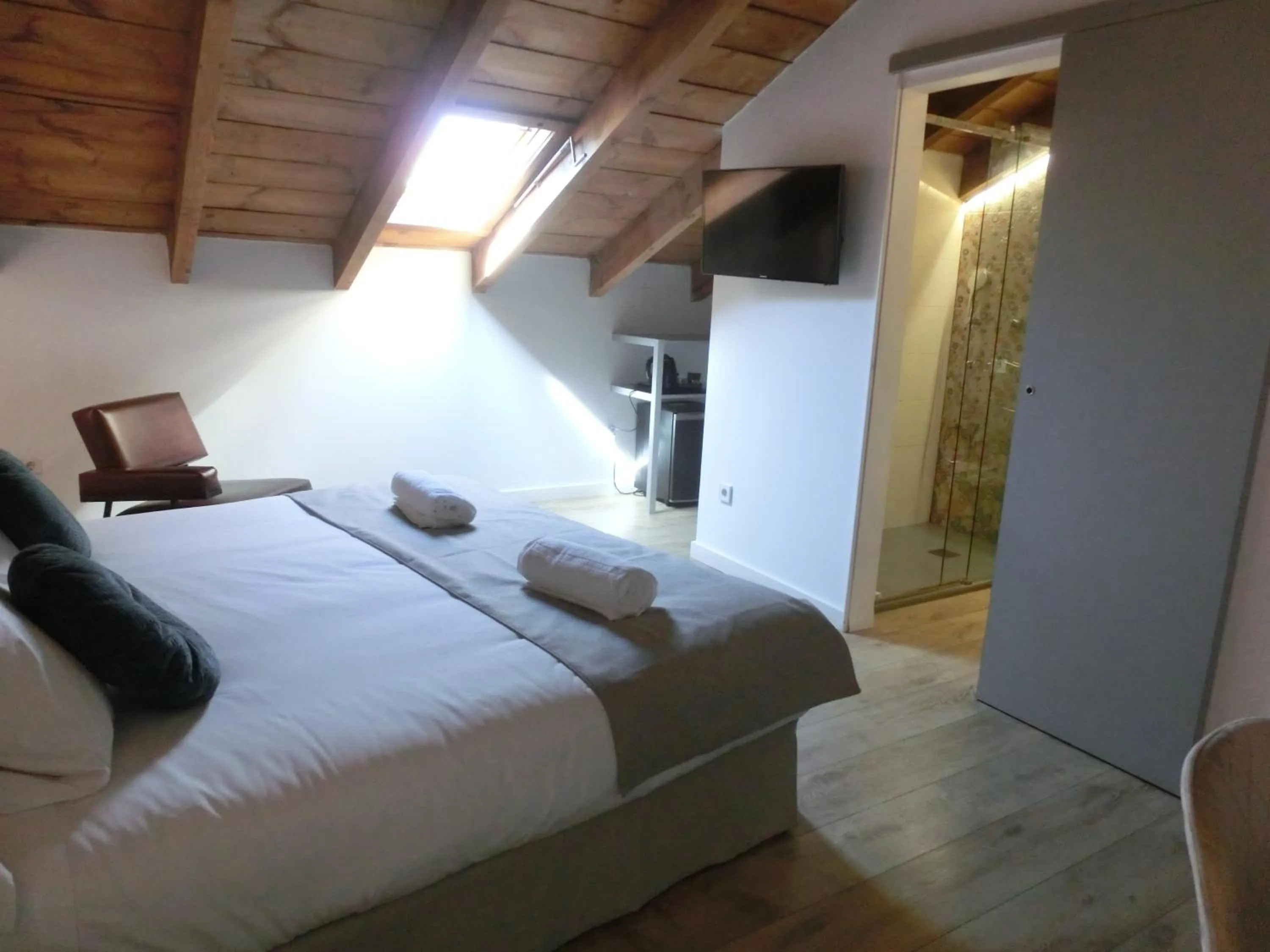 Photo of the whole room, Bed in Les Monges Palace Boutique