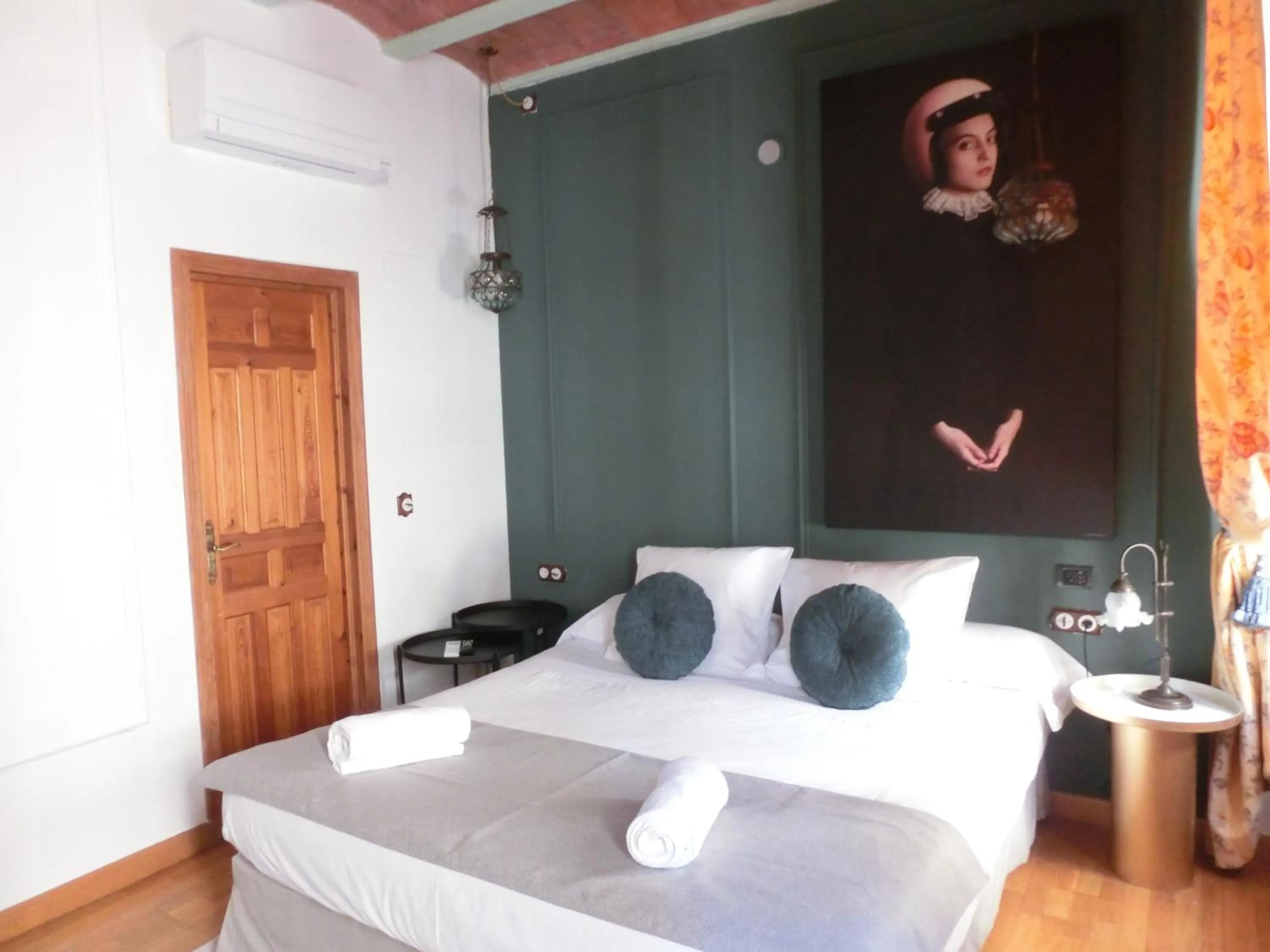 Photo of the whole room, Bed in Les Monges Palace Boutique