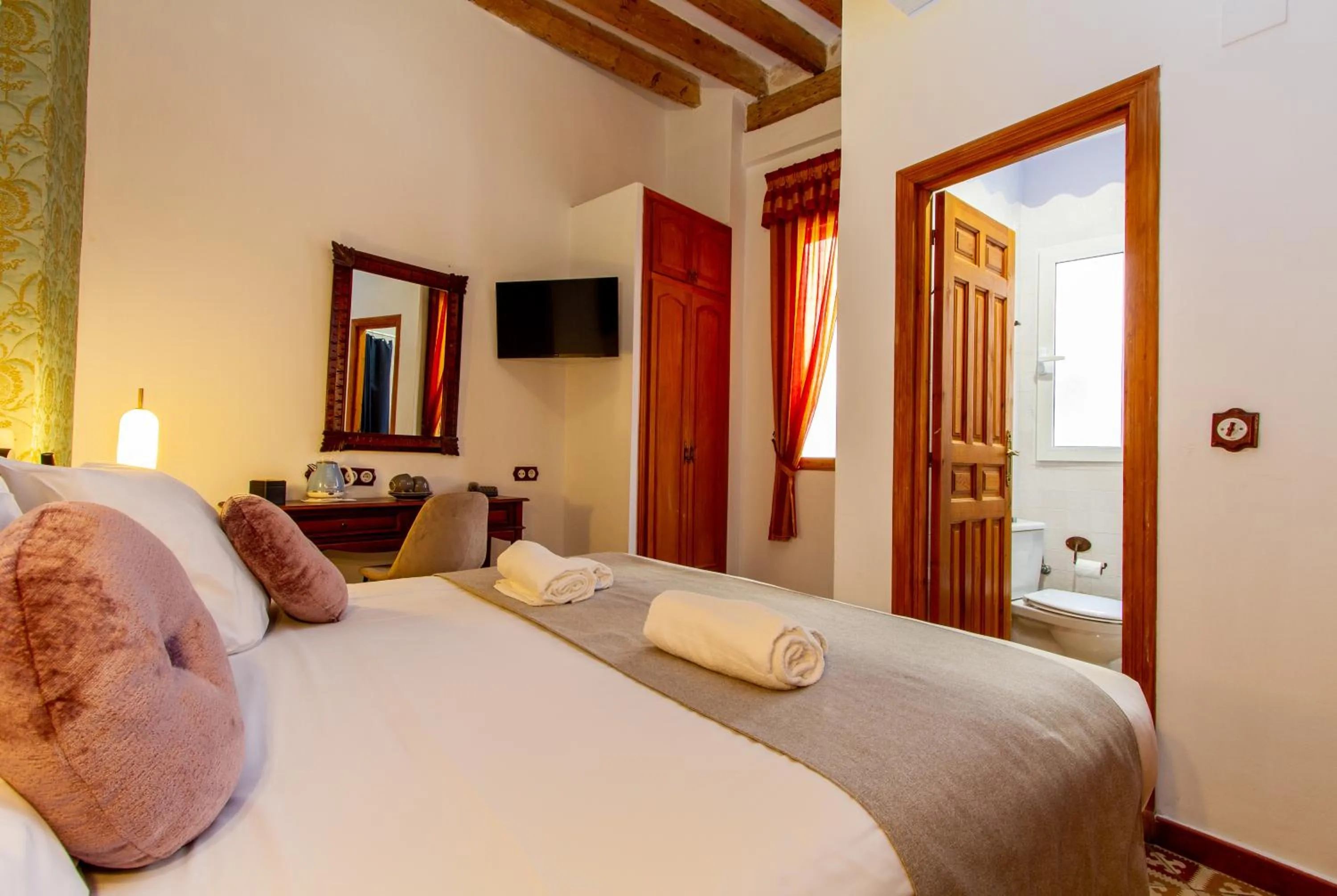 Bedroom, Bed in Les Monges Palace Boutique