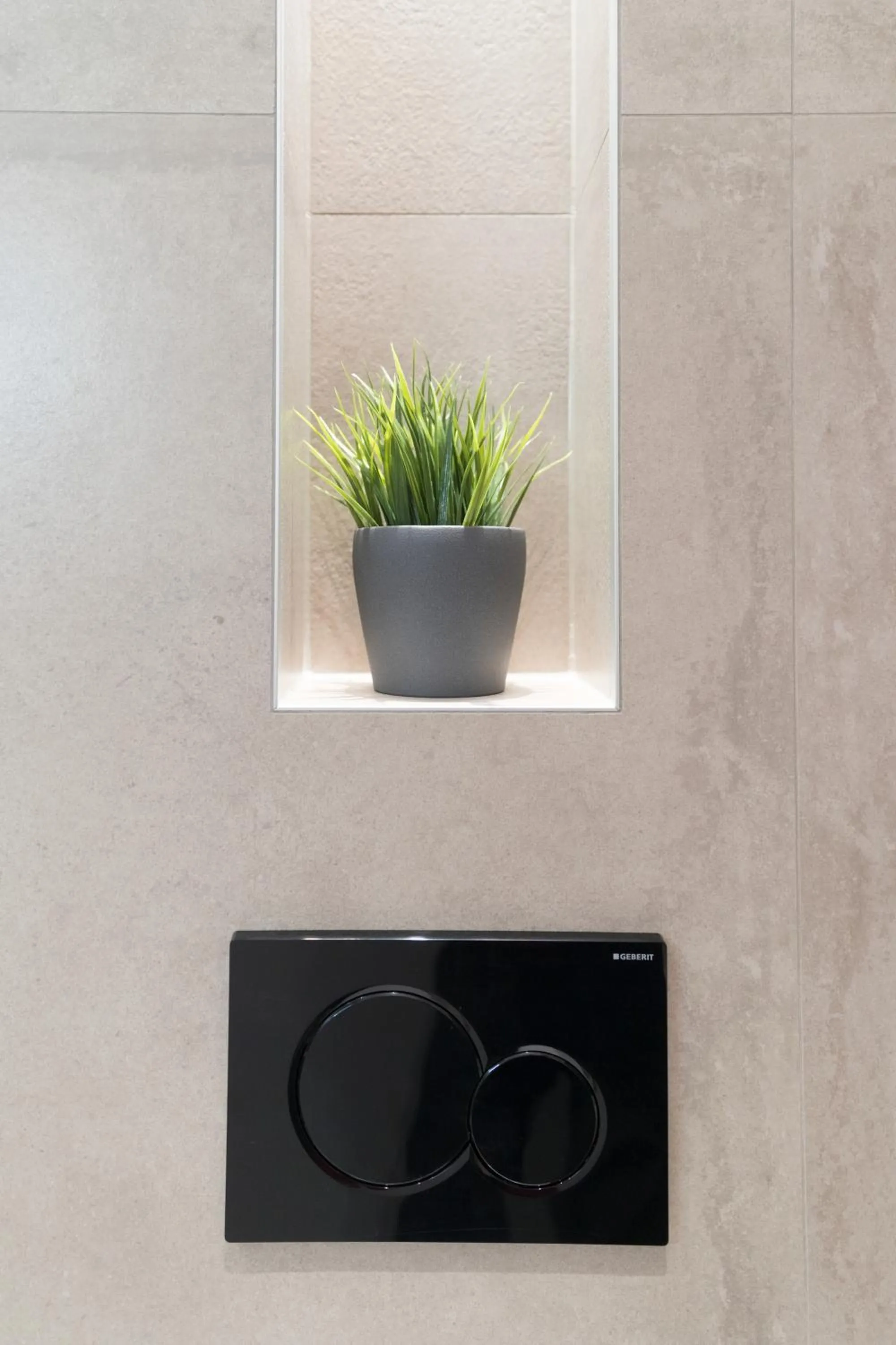 Toilet in Aparthotel by dasPaul