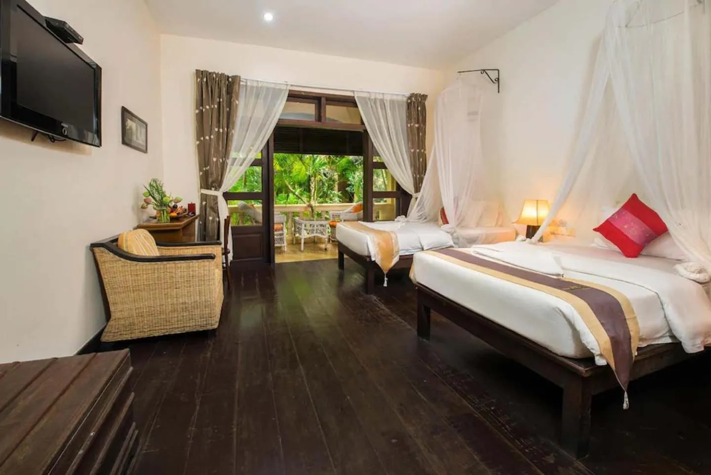 Photo of the whole room, Bed in Marirath Boutique Hotel