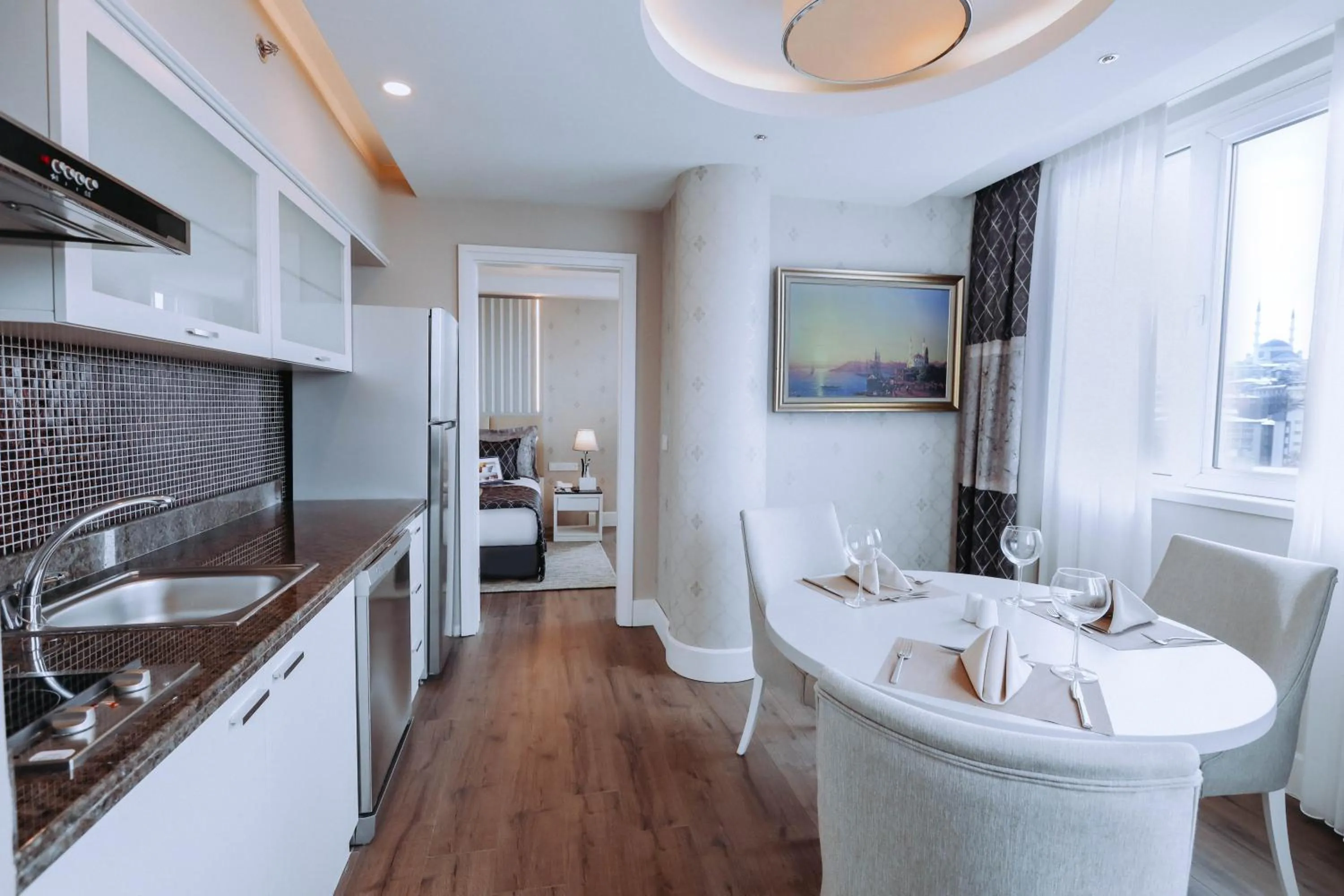 Kitchen or kitchenette in New Park Hotel