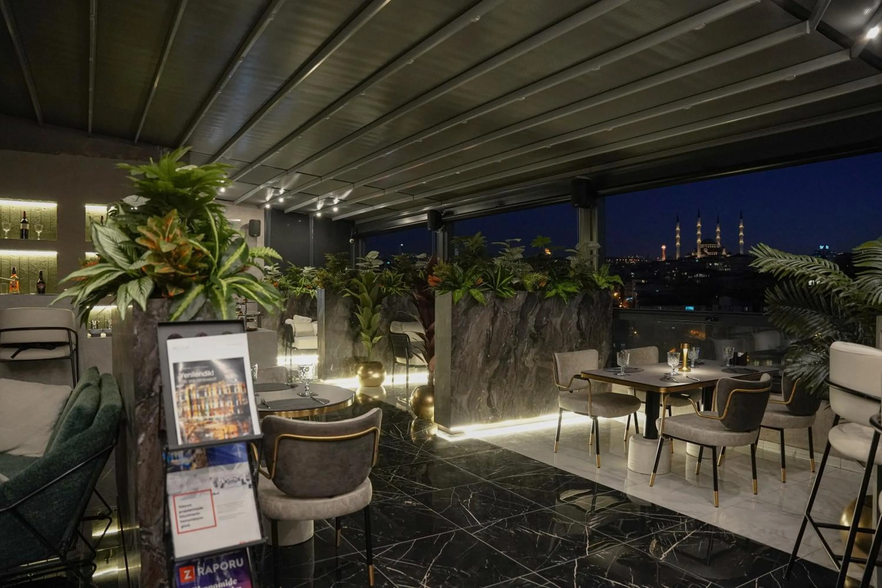 Night in New Park Hotel