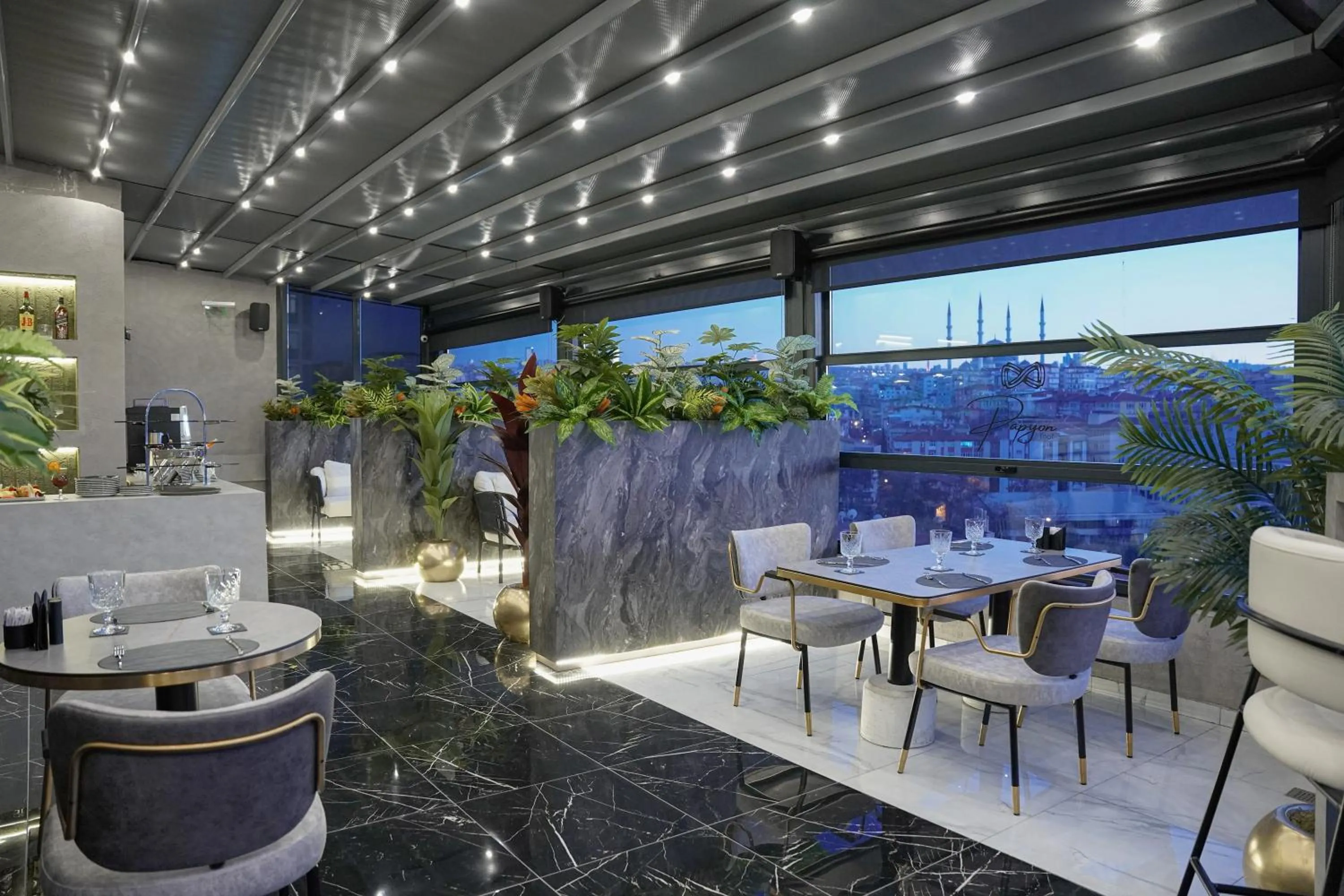 Lounge or bar in New Park Hotel