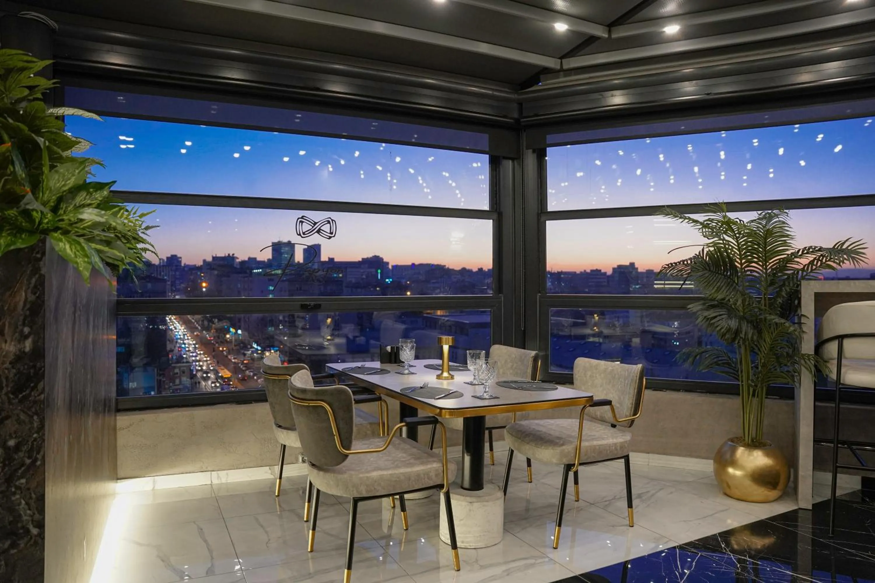 Lounge or bar in New Park Hotel