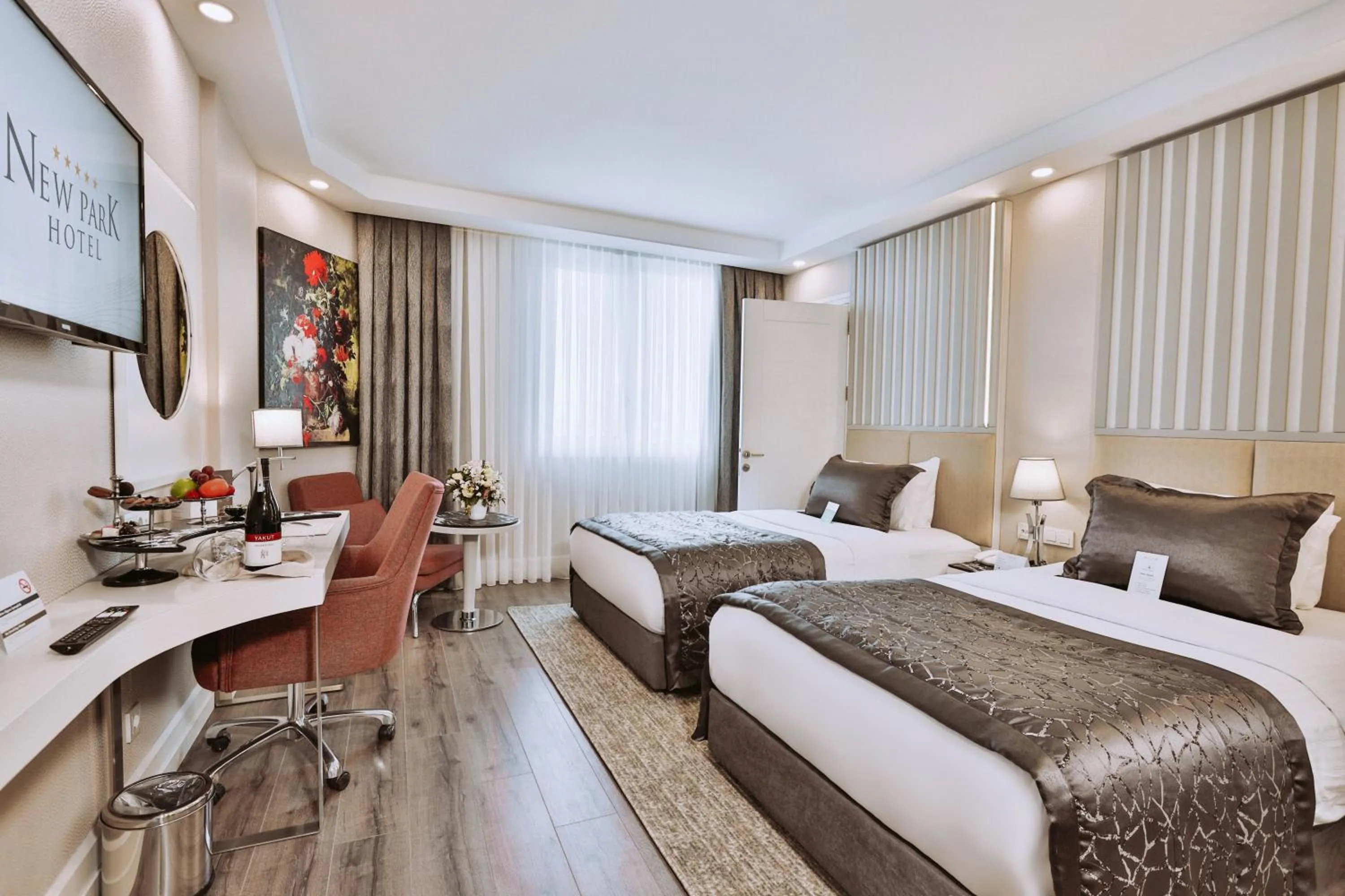 Bed in New Park Hotel