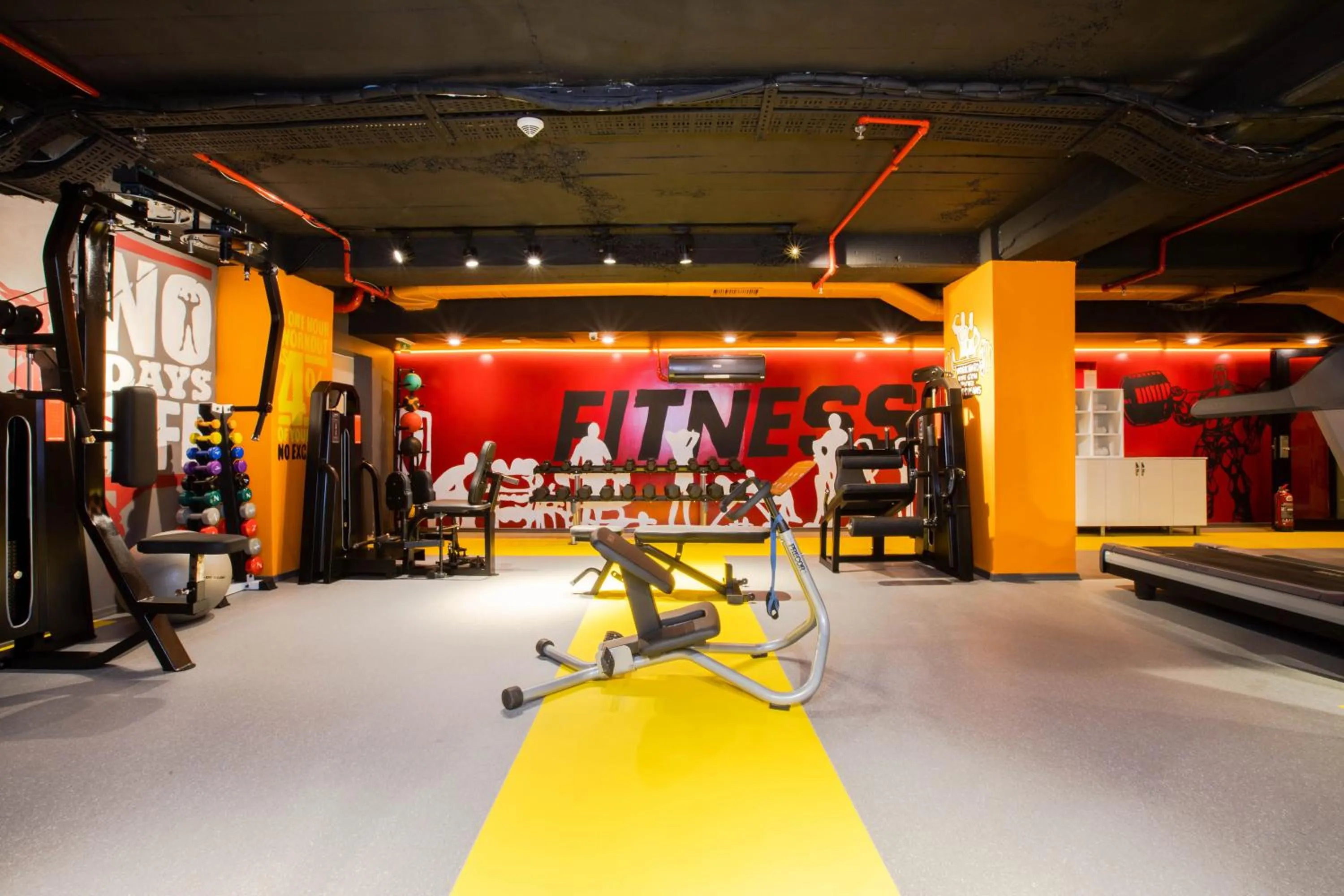 Fitness centre/facilities in New Park Hotel