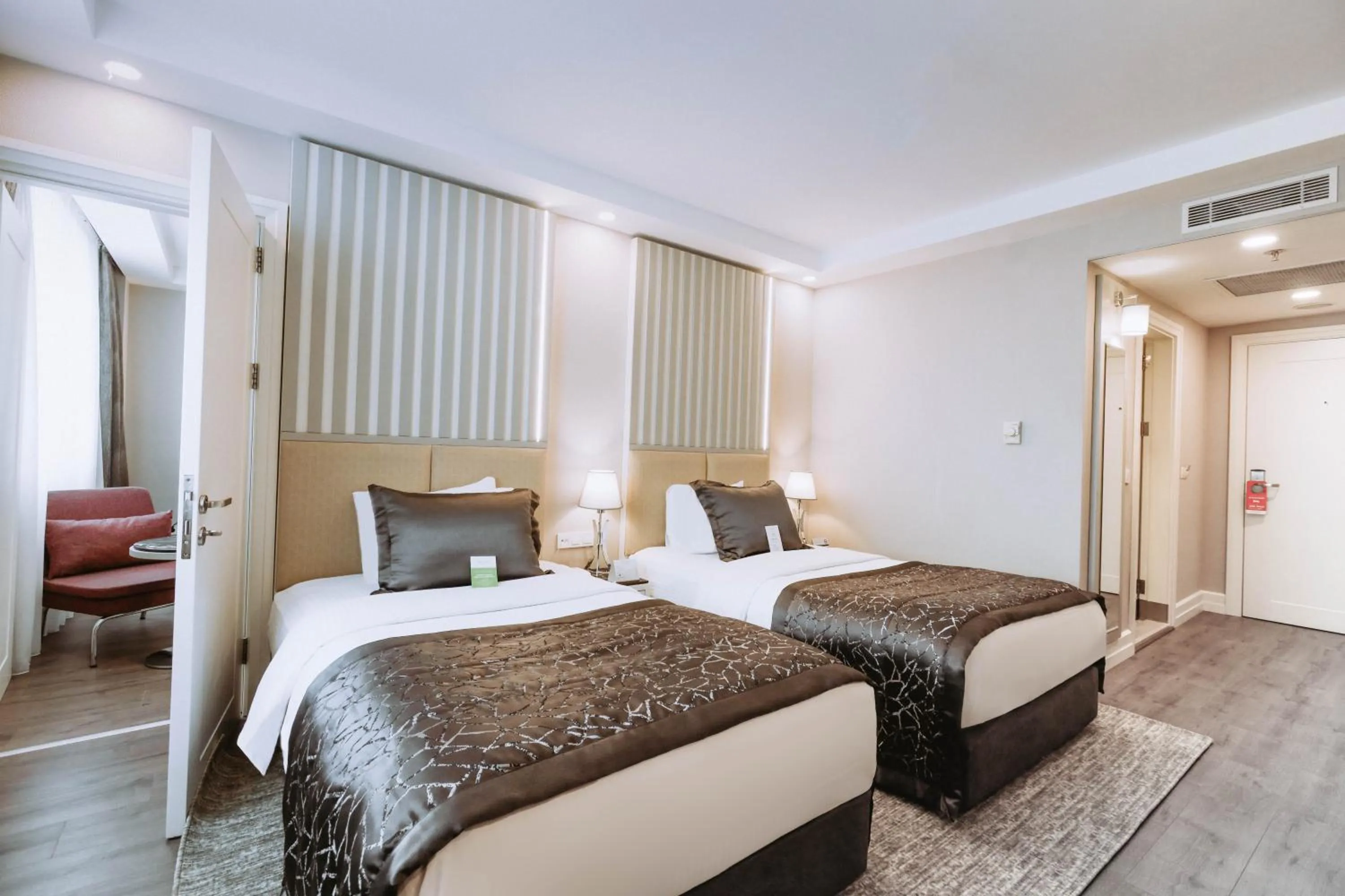 Bed in New Park Hotel