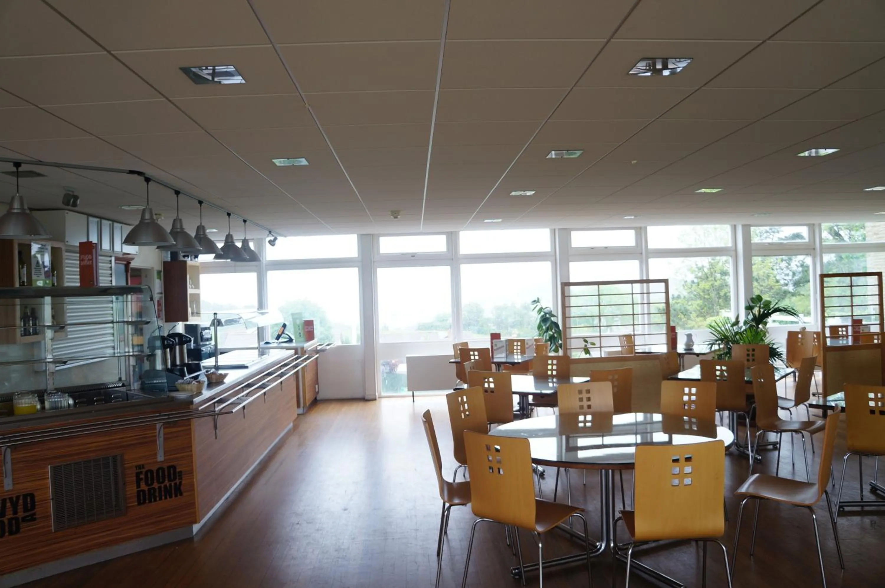 Restaurant/places to eat in YHA Conwy