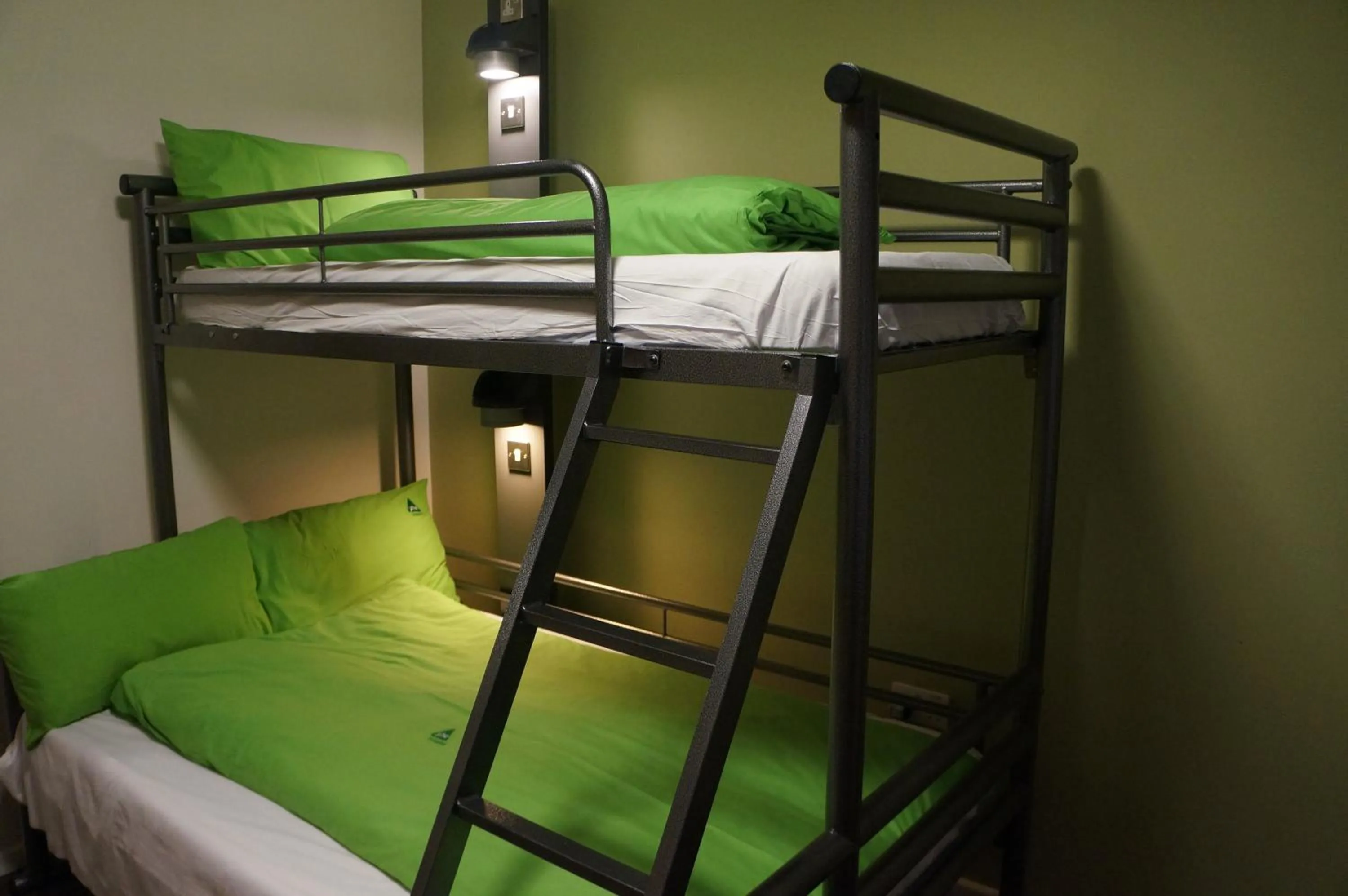 bunk bed in YHA Conwy