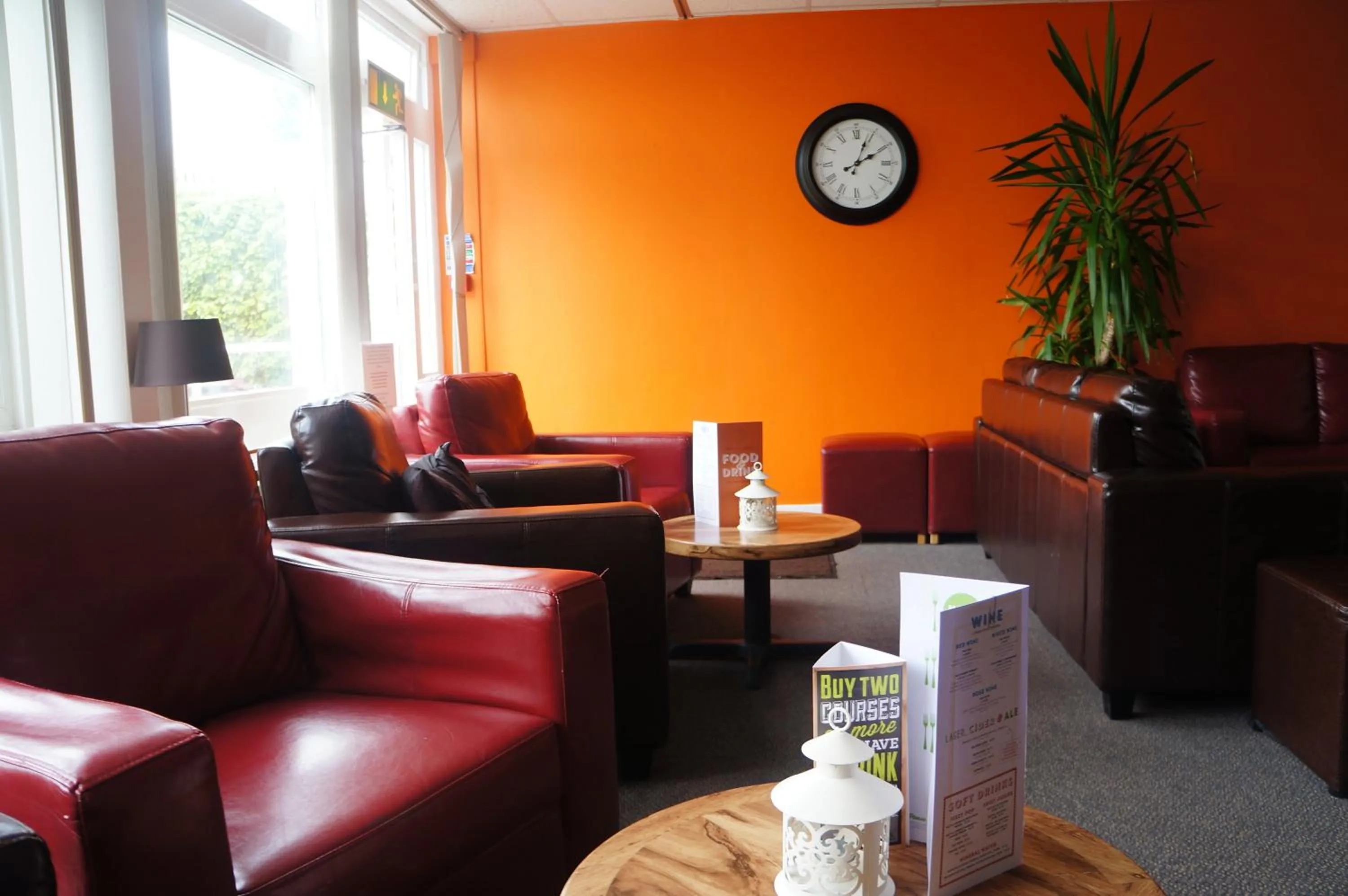 Restaurant/places to eat in YHA Conwy