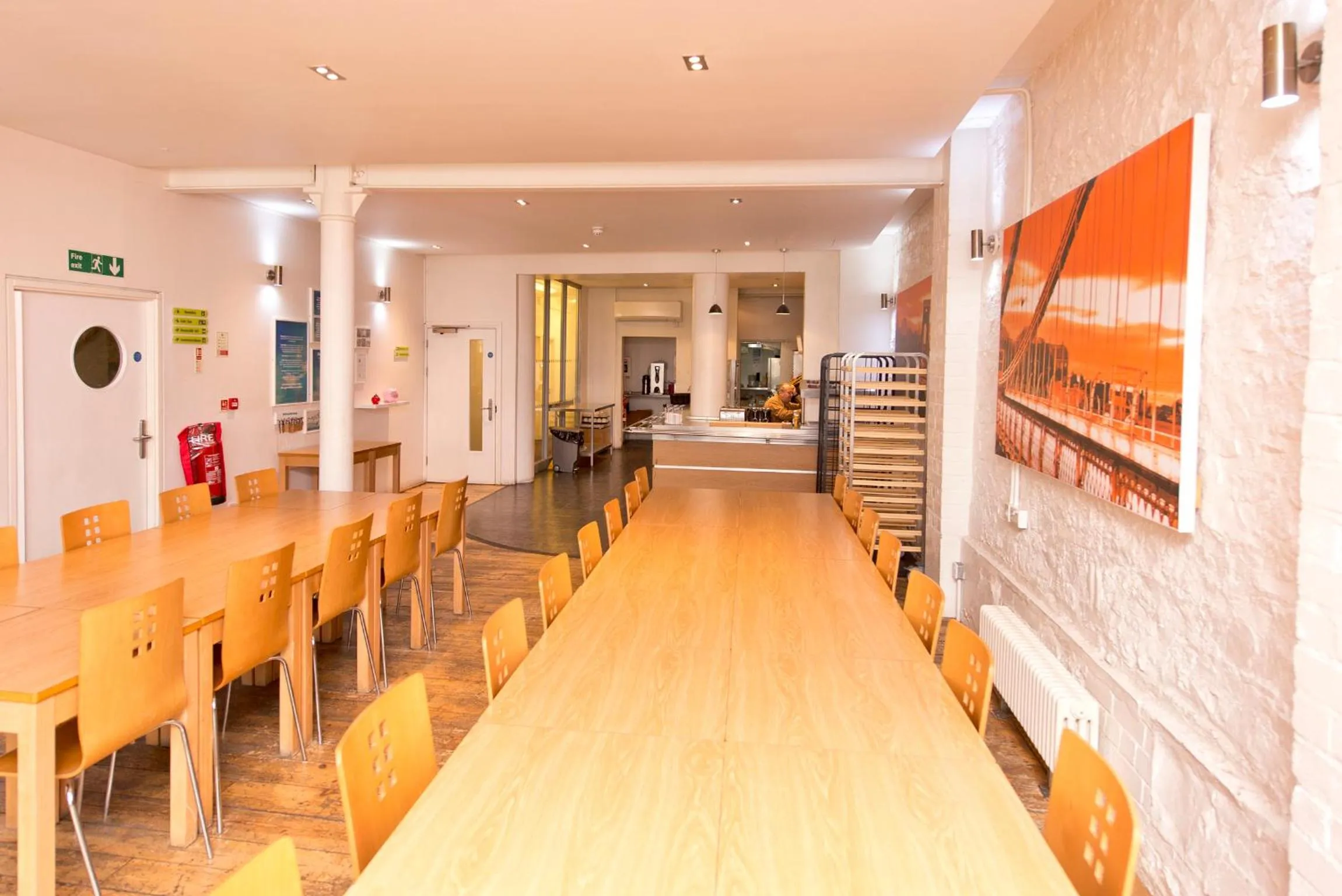 Restaurant/places to eat in YHA Bristol