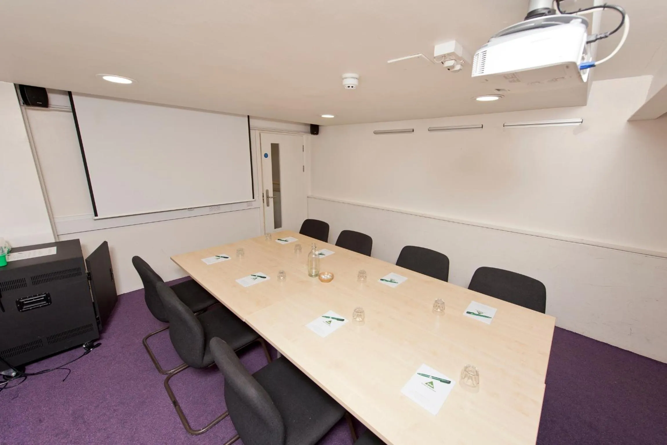 Meeting/conference room in YHA Bristol