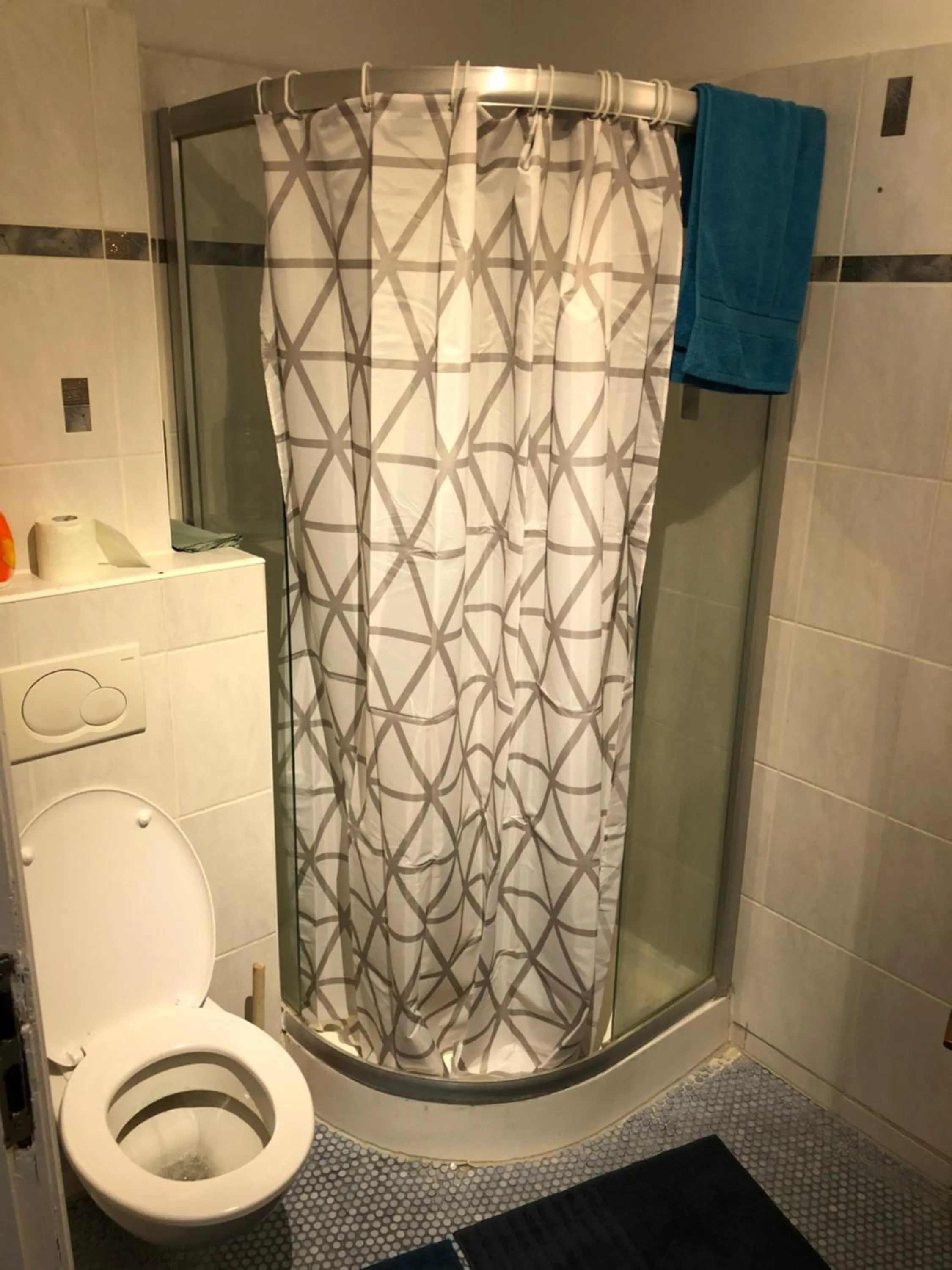 Bathroom in Rana's Zimmervermittlung 2