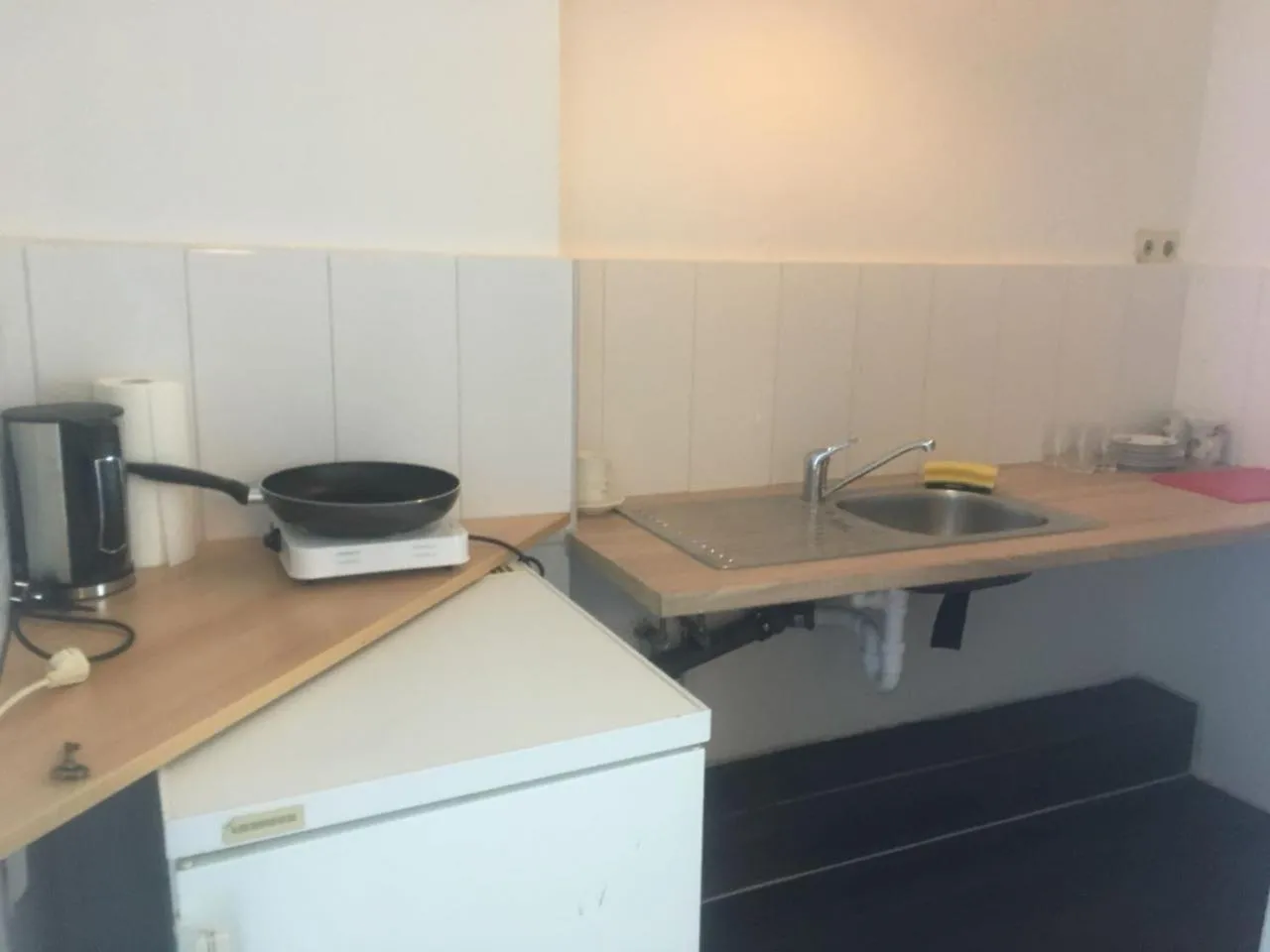 Kitchen or kitchenette in Rana's Zimmervermittlung 2