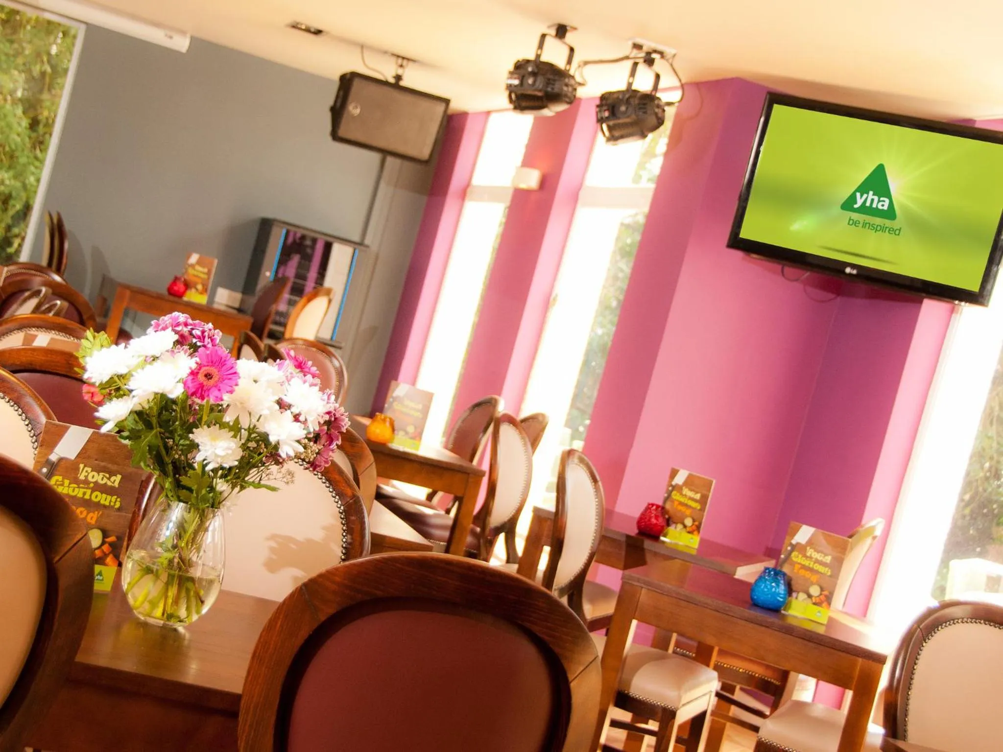 Restaurant/places to eat in YHA Stratford-Upon-Avon