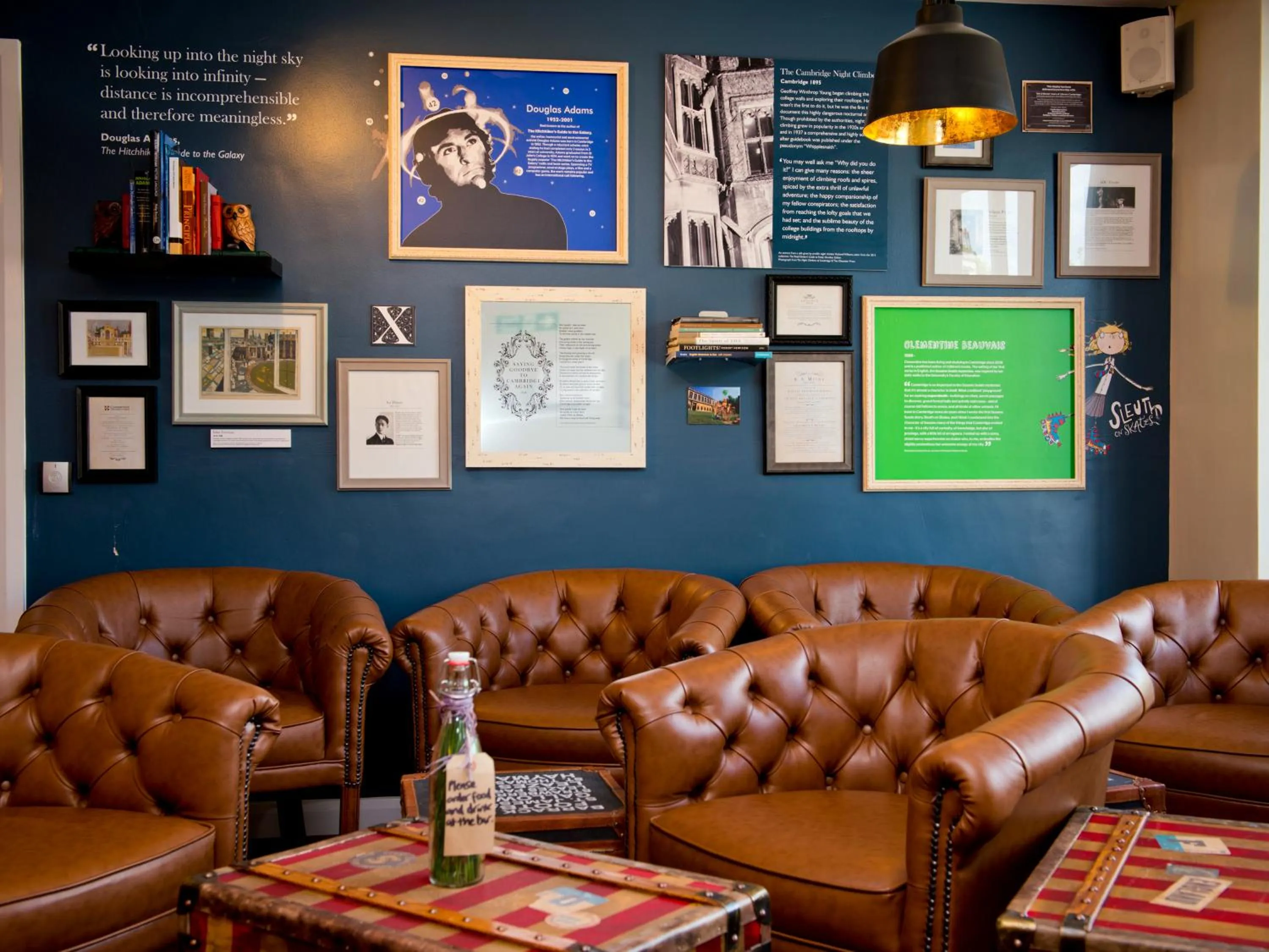 Seating area in YHA Cambridge