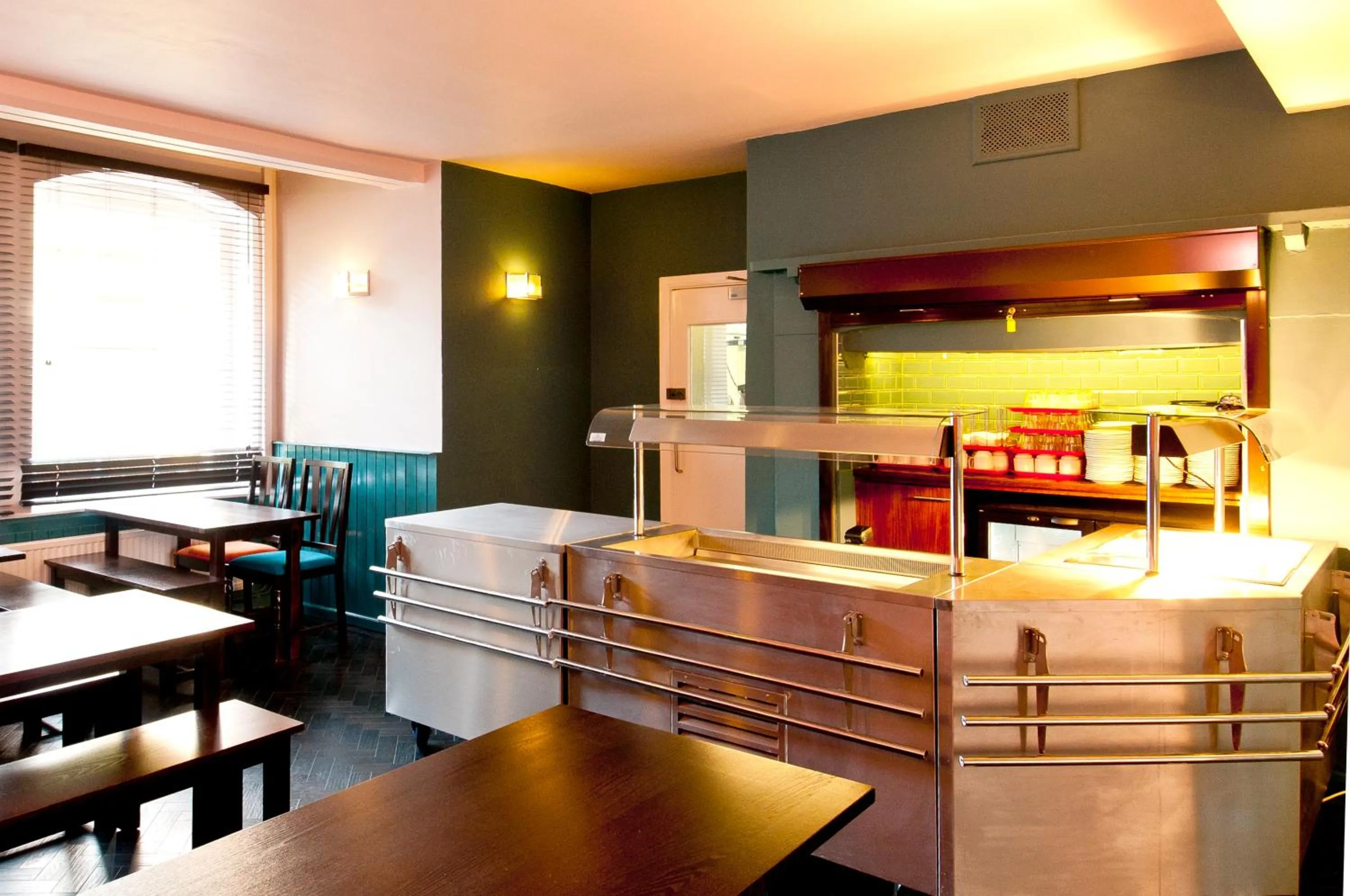 Restaurant/places to eat, Bed in YHA Canterbury