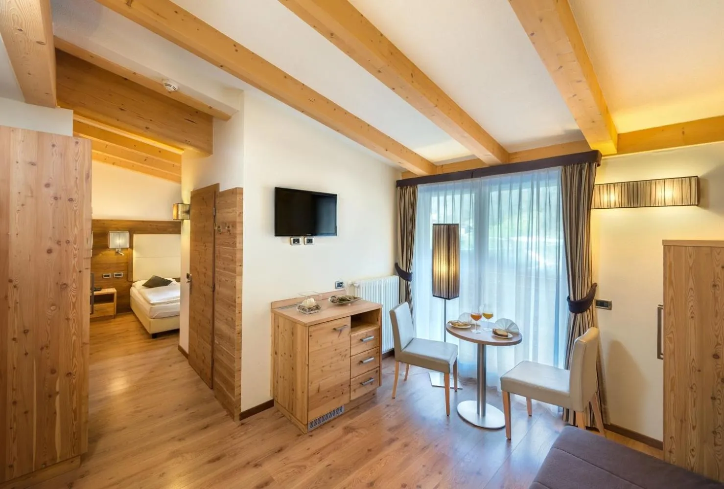 Photo of the whole room in Ravelli Sporting