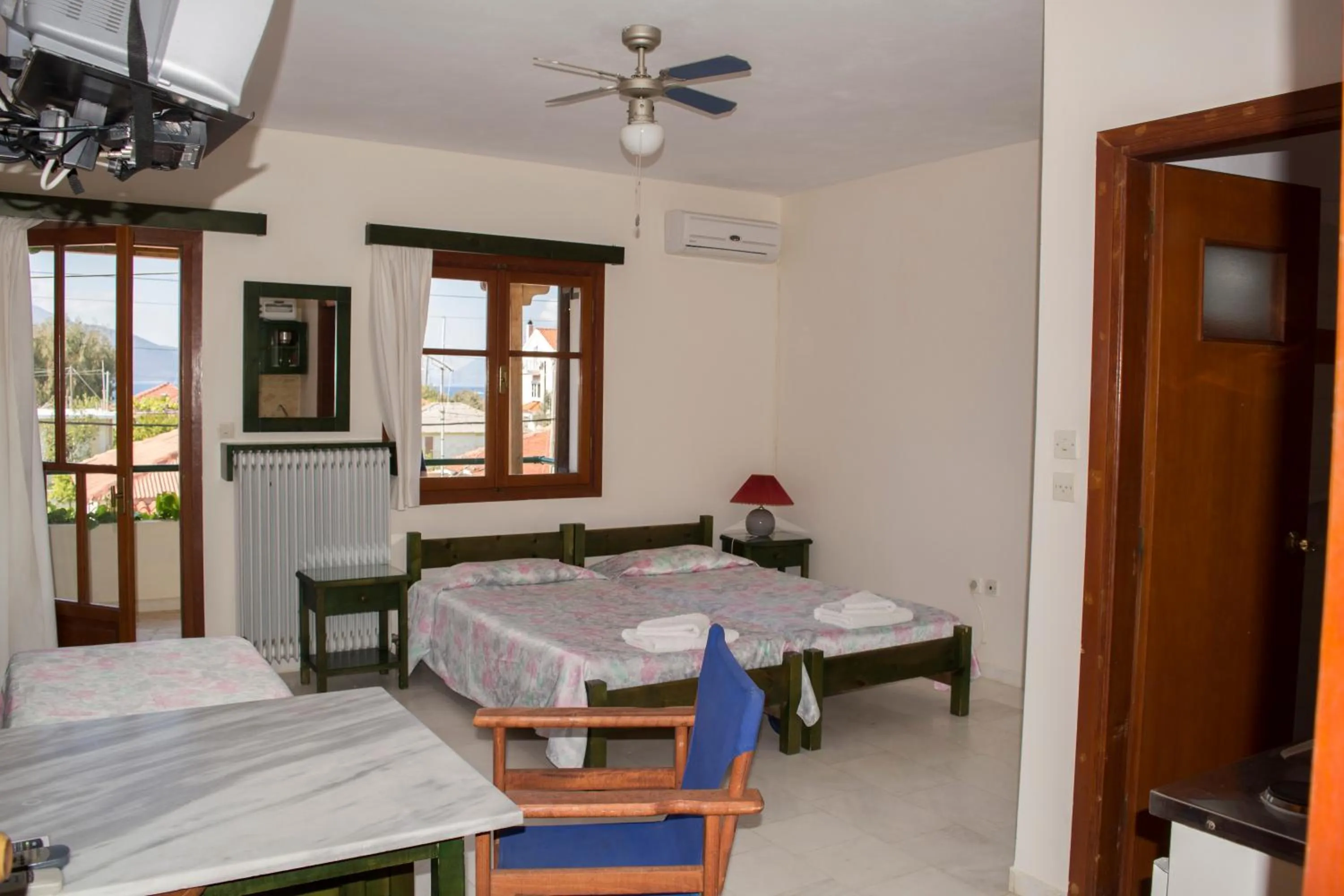 Day, Bed in Staggia Studios