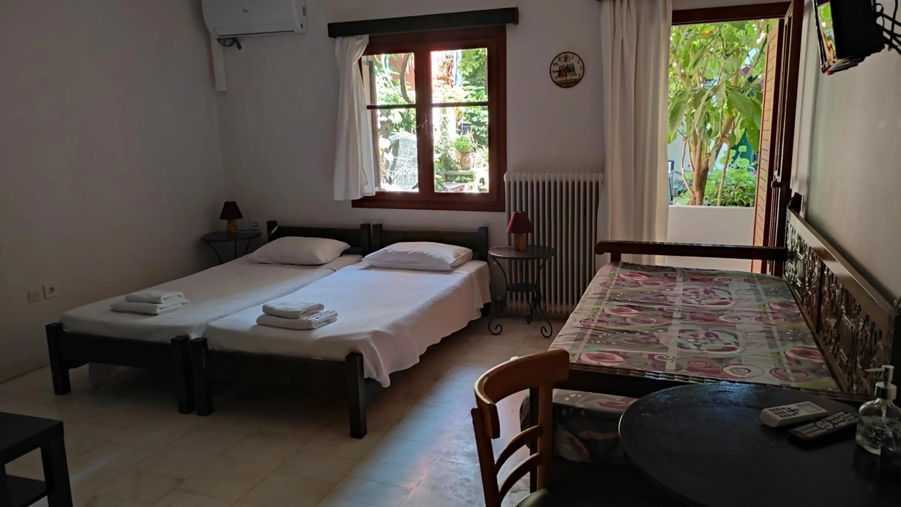 Bed in Staggia Studios