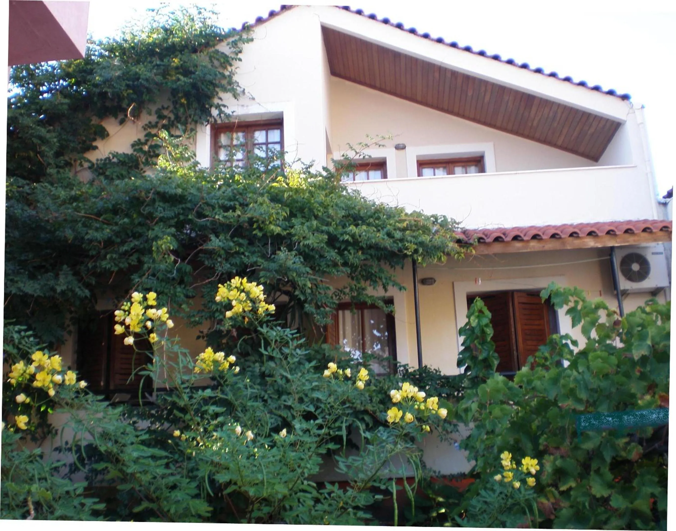 Facade/entrance in Staggia Studios