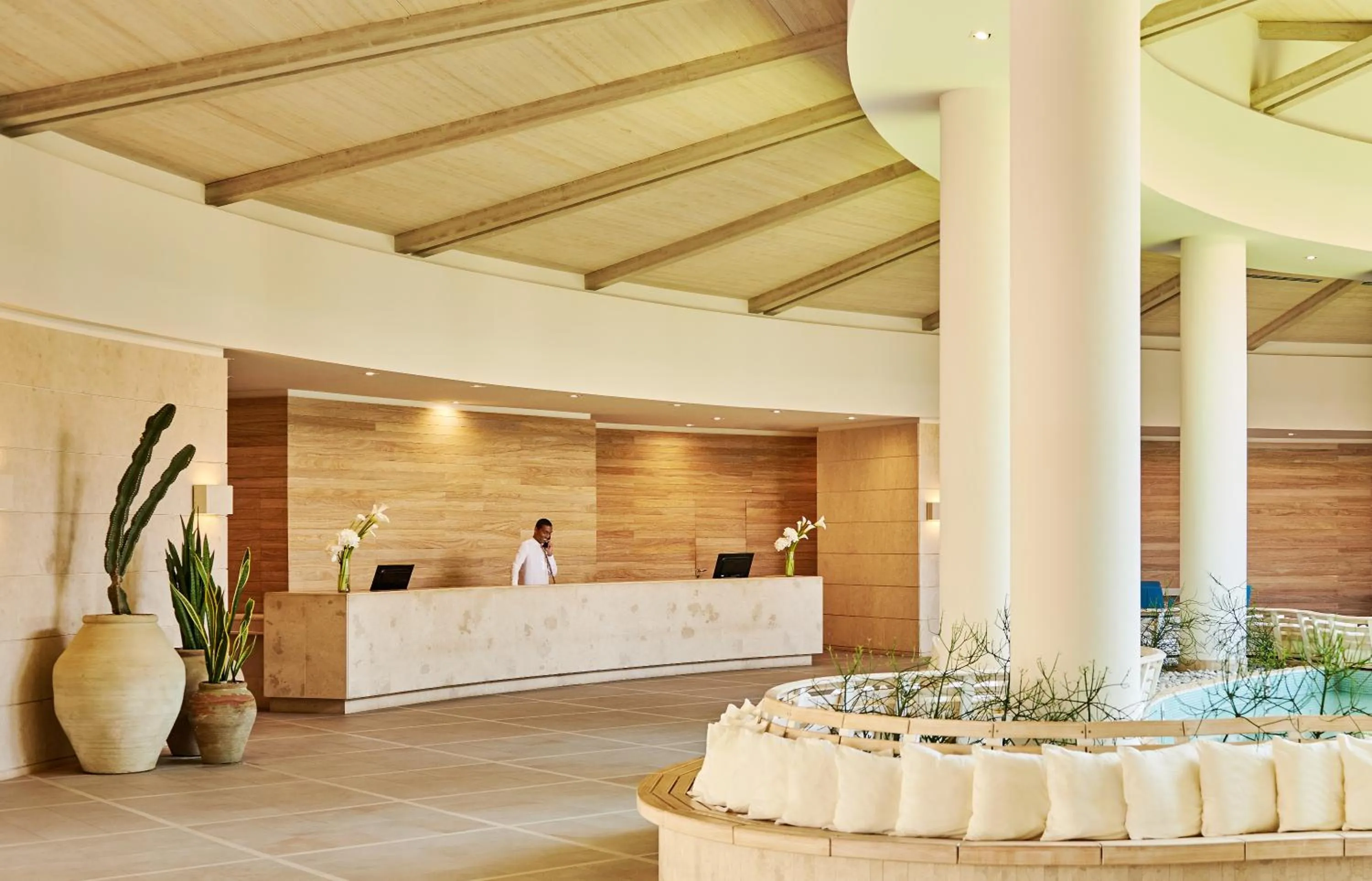 Staff in Capovaticano Resort Thalasso Spa