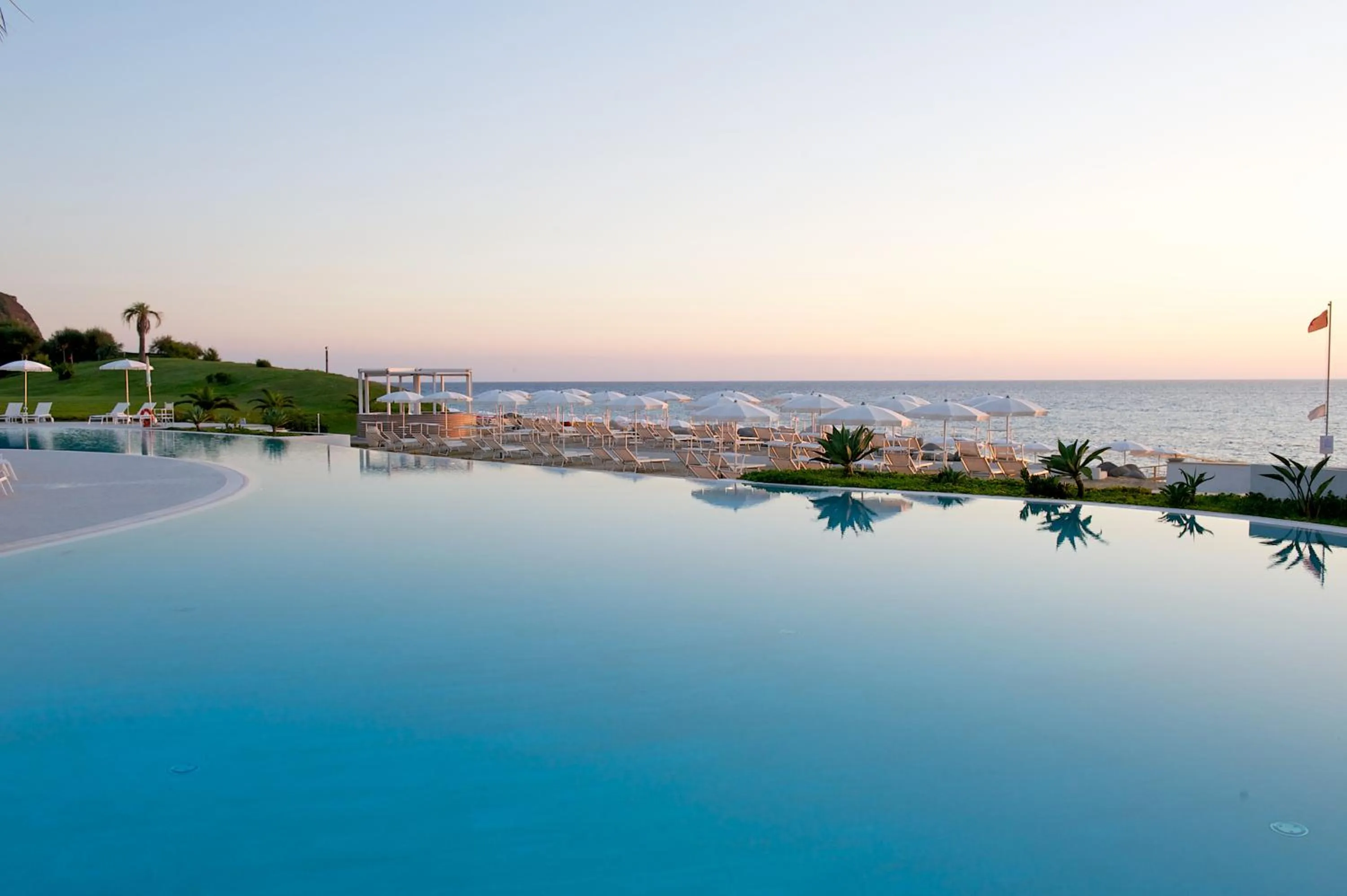 Swimming pool in Capovaticano Resort Thalasso Spa