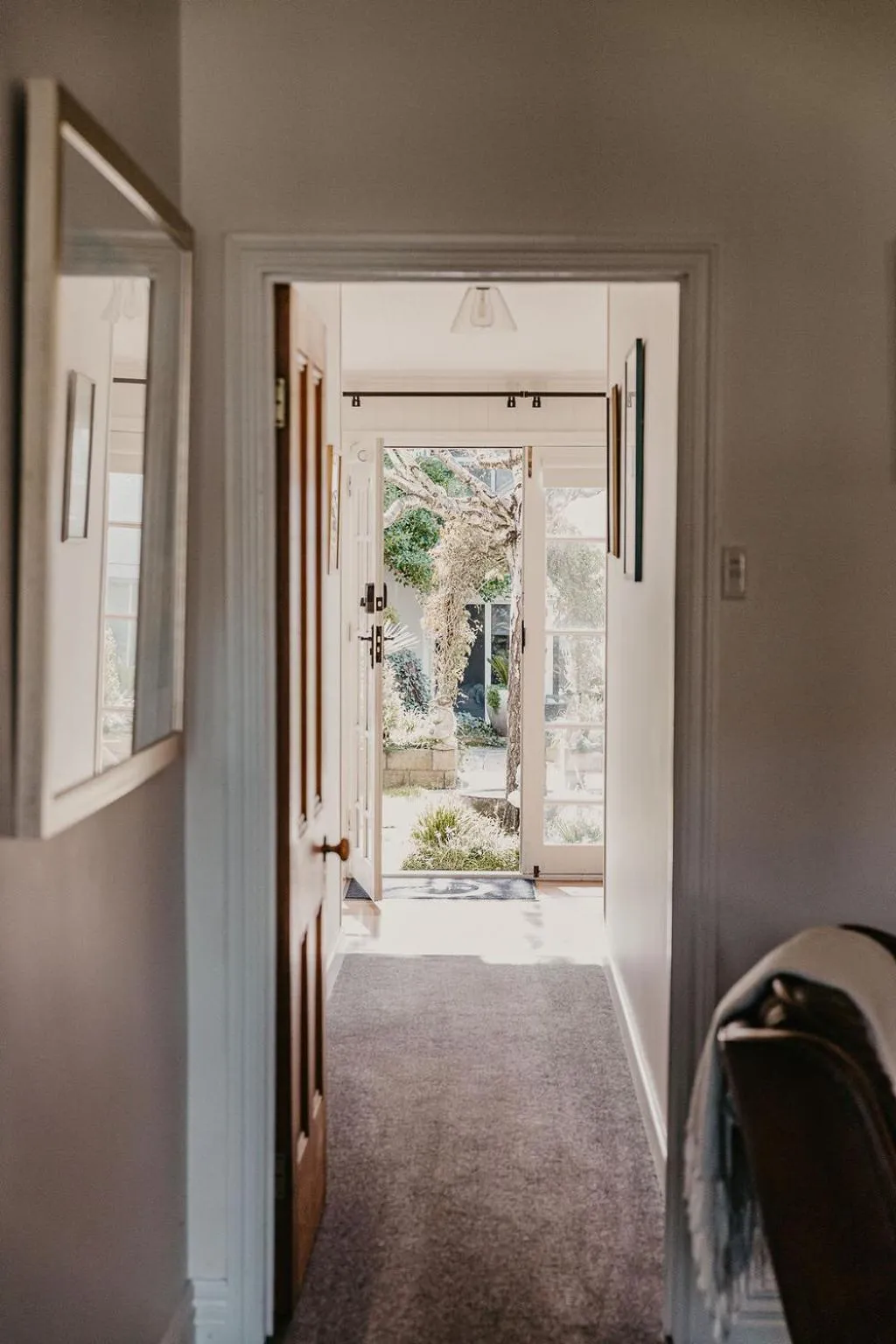 Bed in Edge17 Waterfront Apartment, plus Cottage with Garden View - Port Fairy