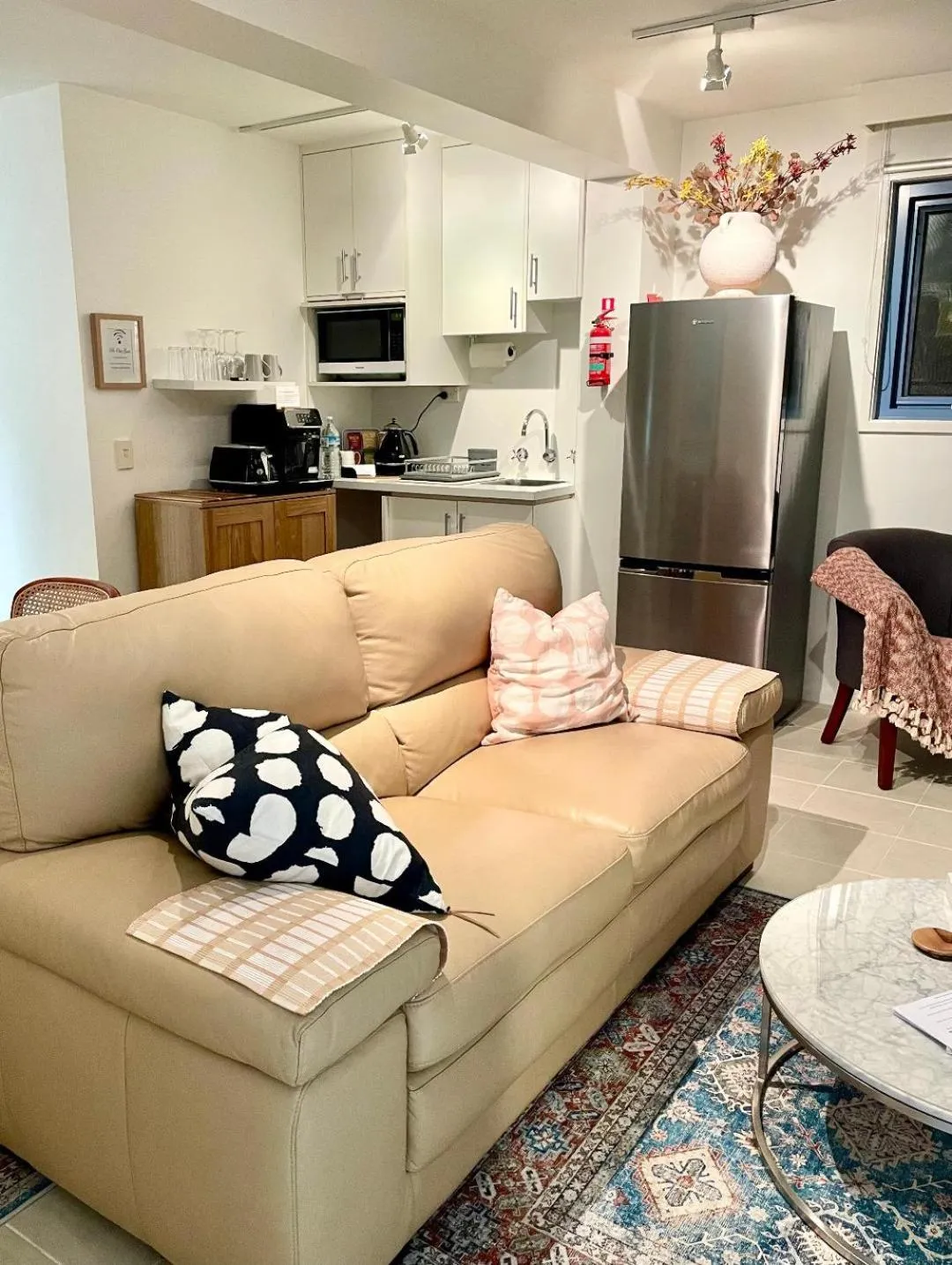 Living room in Edge17 Waterfront Apartment, plus Cottage with Garden View - Port Fairy