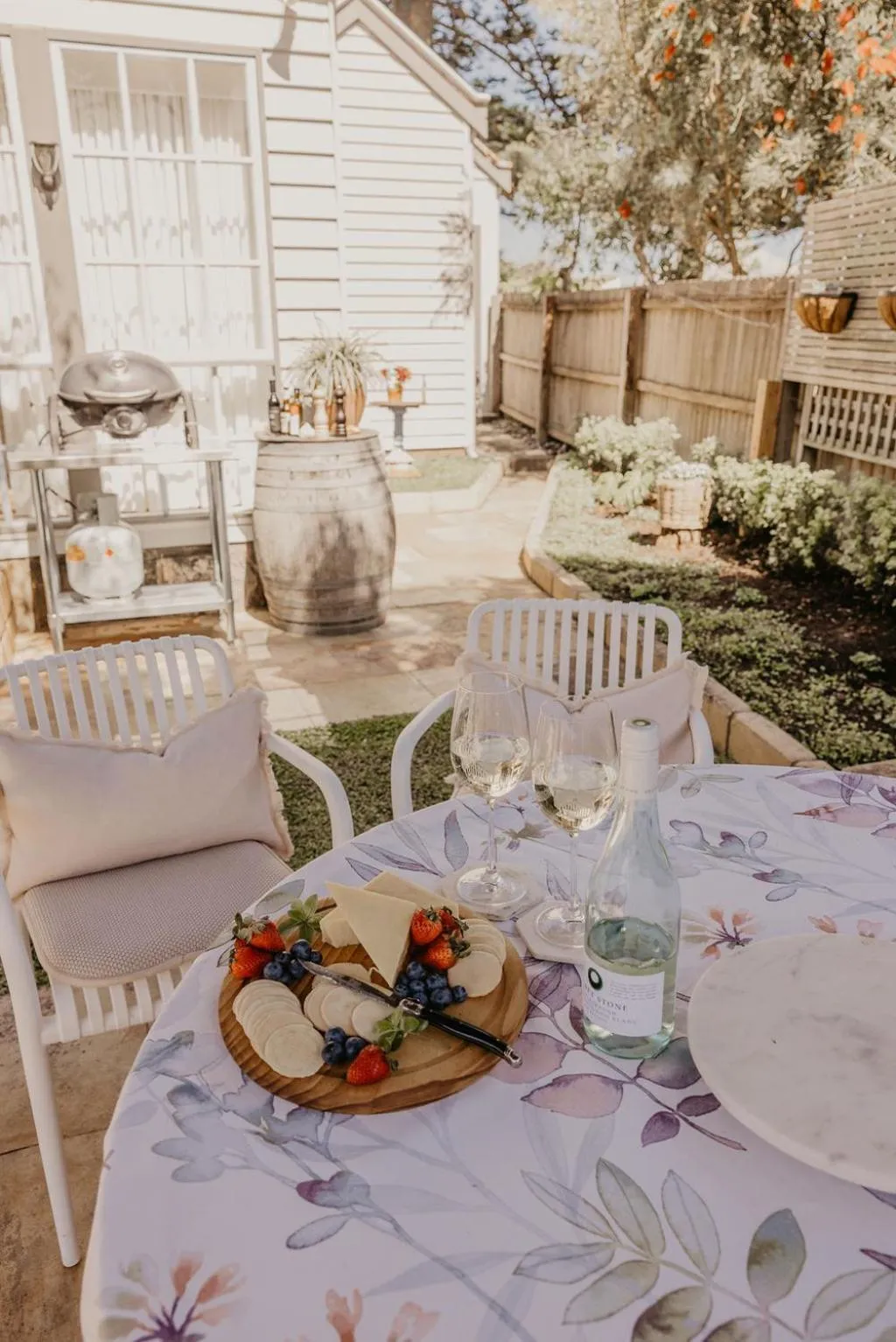 Edge17 Waterfront Apartment, plus Cottage with Garden View - Port Fairy