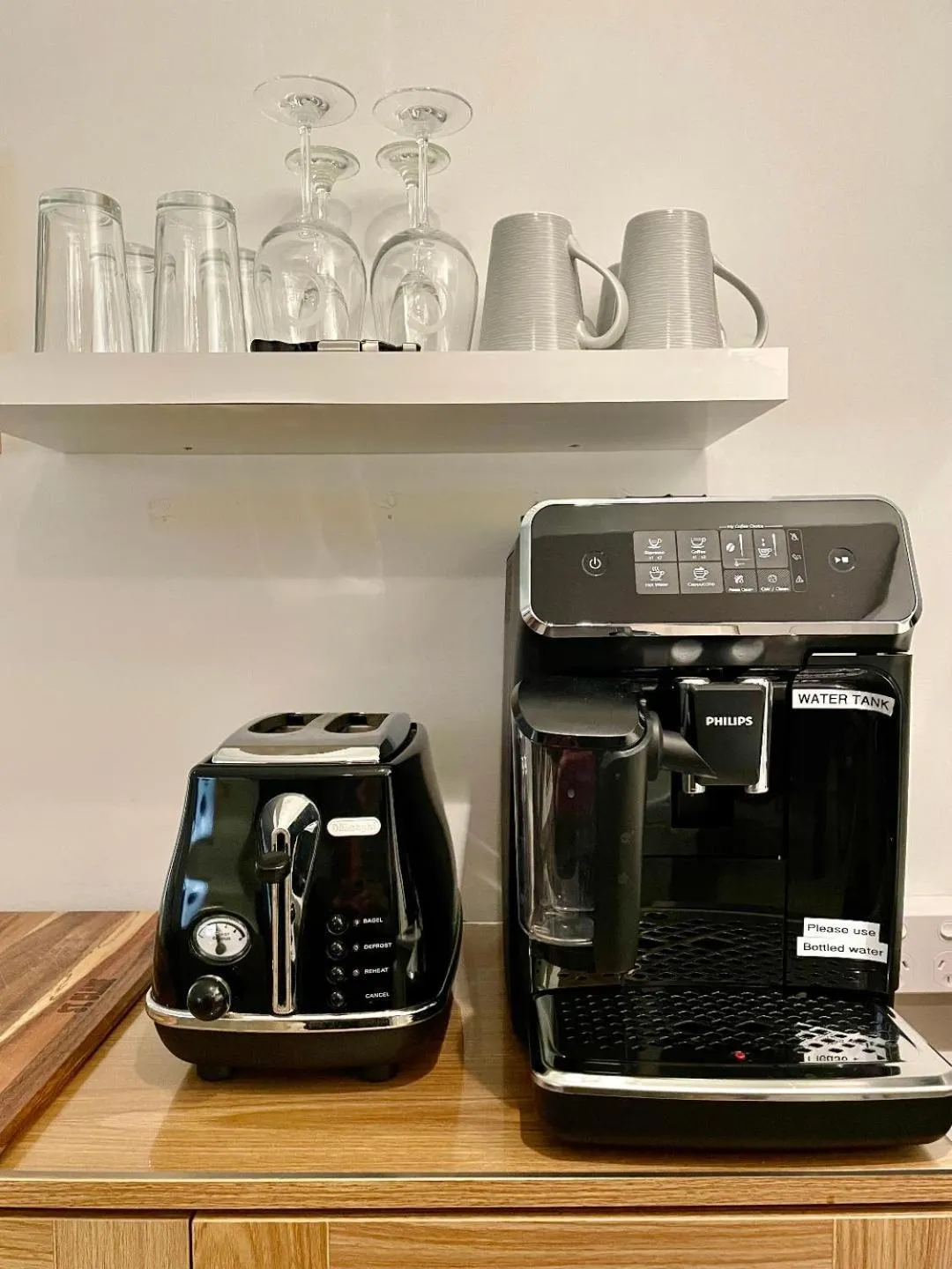 Kitchen or kitchenette in Edge17 Waterfront Apartment, plus Cottage with Garden View - Port Fairy