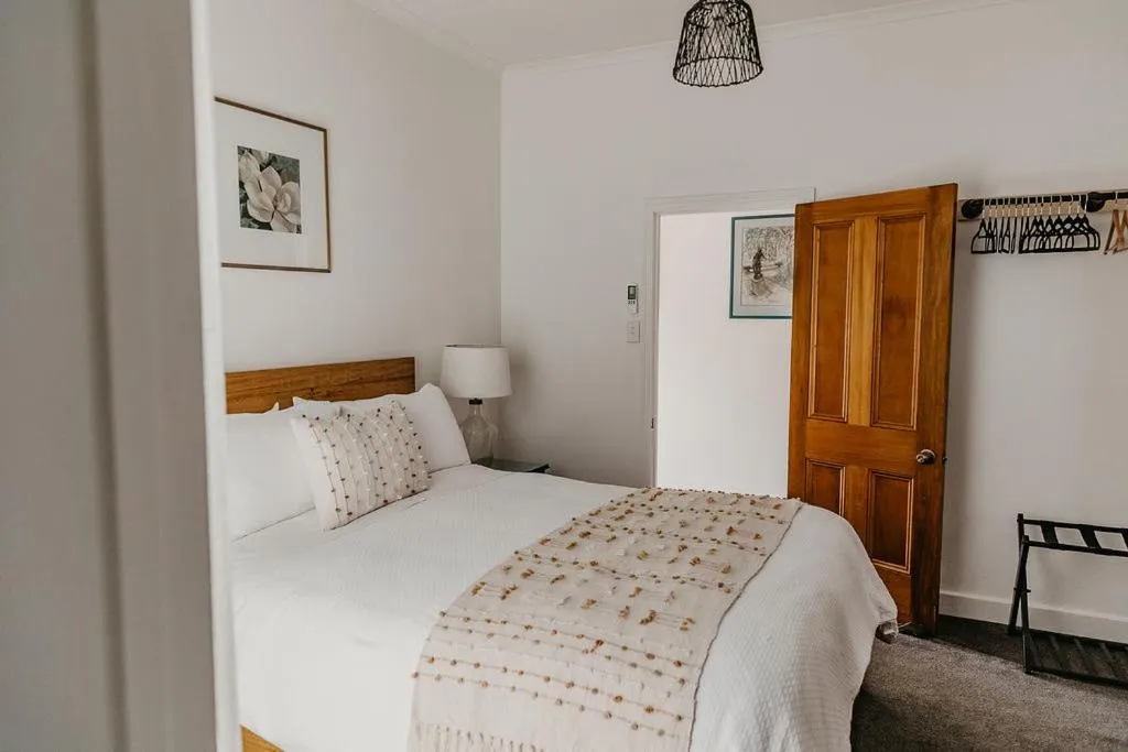 Bedroom, Bed in Edge17 Waterfront Apartment, plus Cottage with Garden View - Port Fairy