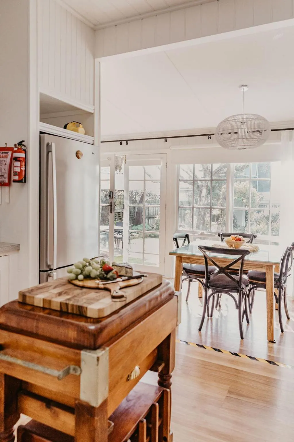 Dining area in Edge17 Waterfront Apartment, plus Cottage with Garden View - Port Fairy