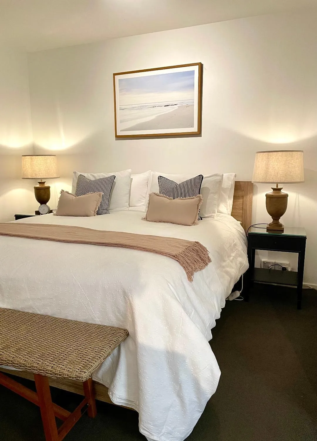 Bed in Edge17 Waterfront Apartment, plus Cottage with Garden View - Port Fairy