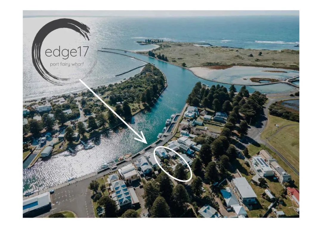 Edge17 Waterfront Apartment, plus Cottage with Garden View - Port Fairy