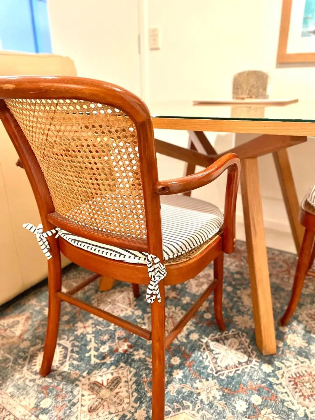 Dining area in Edge17 Waterfront Apartment, plus Cottage with Garden View - Port Fairy