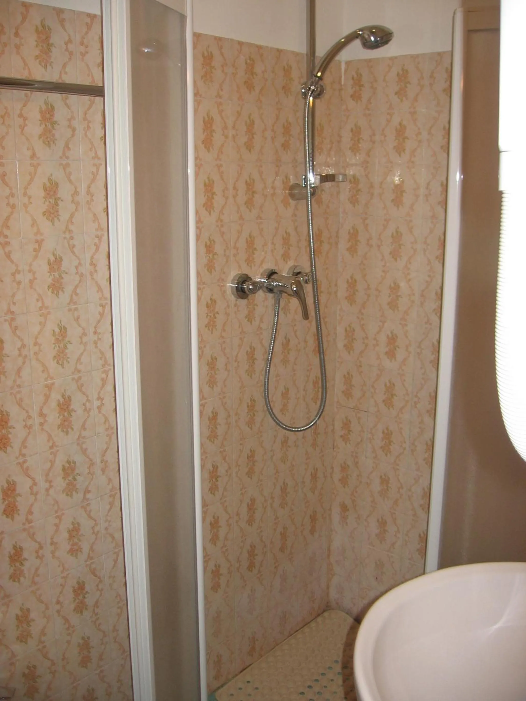 Bathroom in Hotel Prati