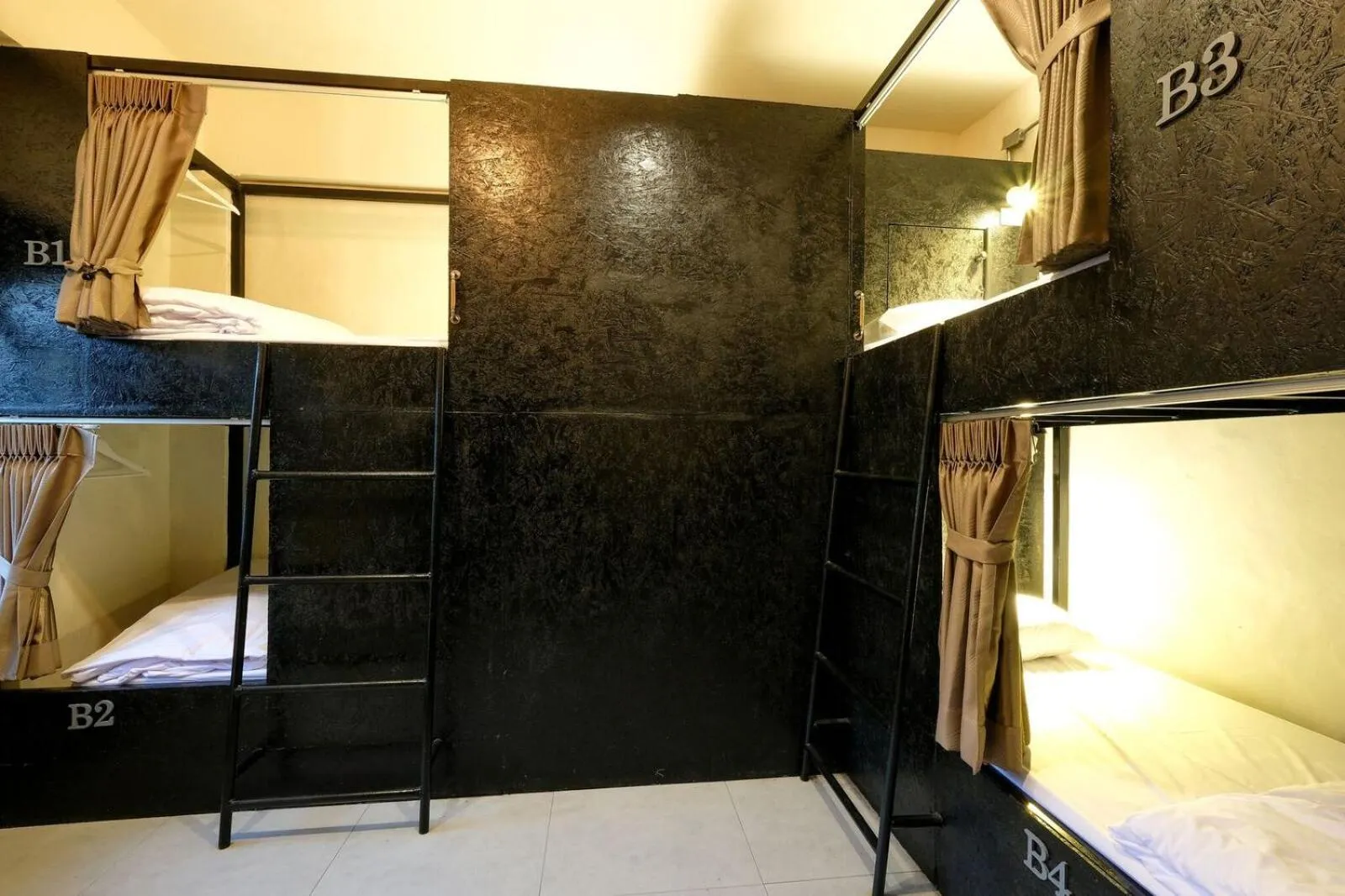 Photo of the whole room, Bed in Salee Hostel